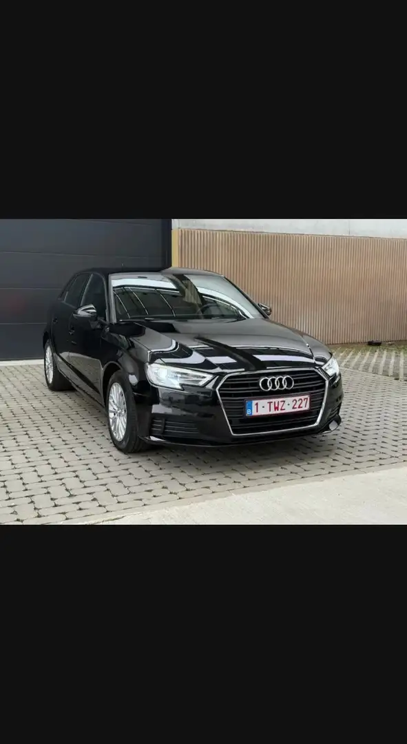 Audi A3 30 TFSI S tronic GARANTIE Zwart - 2