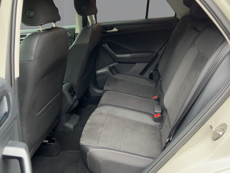Volkswagen T-Roc Style 1.5 TSI DSG Navi Einparkhilfekamera — photo 10
