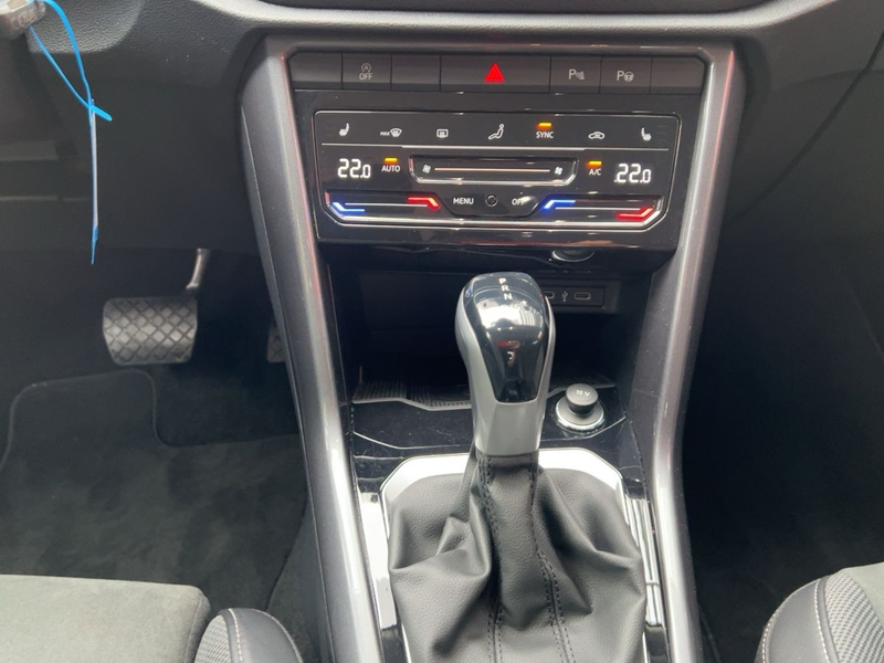 Volkswagen T-Roc Style 1.5 TSI DSG Navi Einparkhilfekamera — photo 13