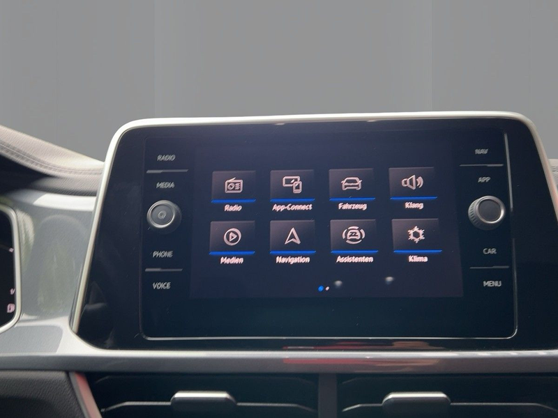 Volkswagen T-Roc Style 1.5 TSI DSG Navi Einparkhilfekamera — photo 14