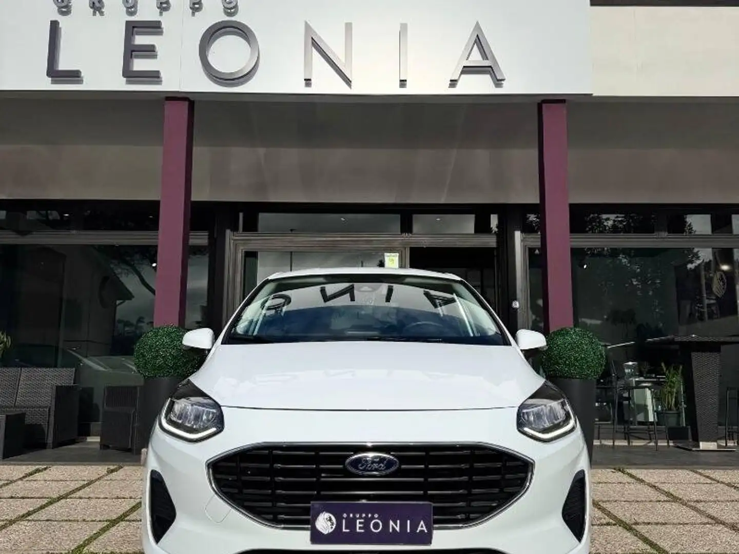 Ford Fiesta 1.1 Titanium 75cv Weiß - 2