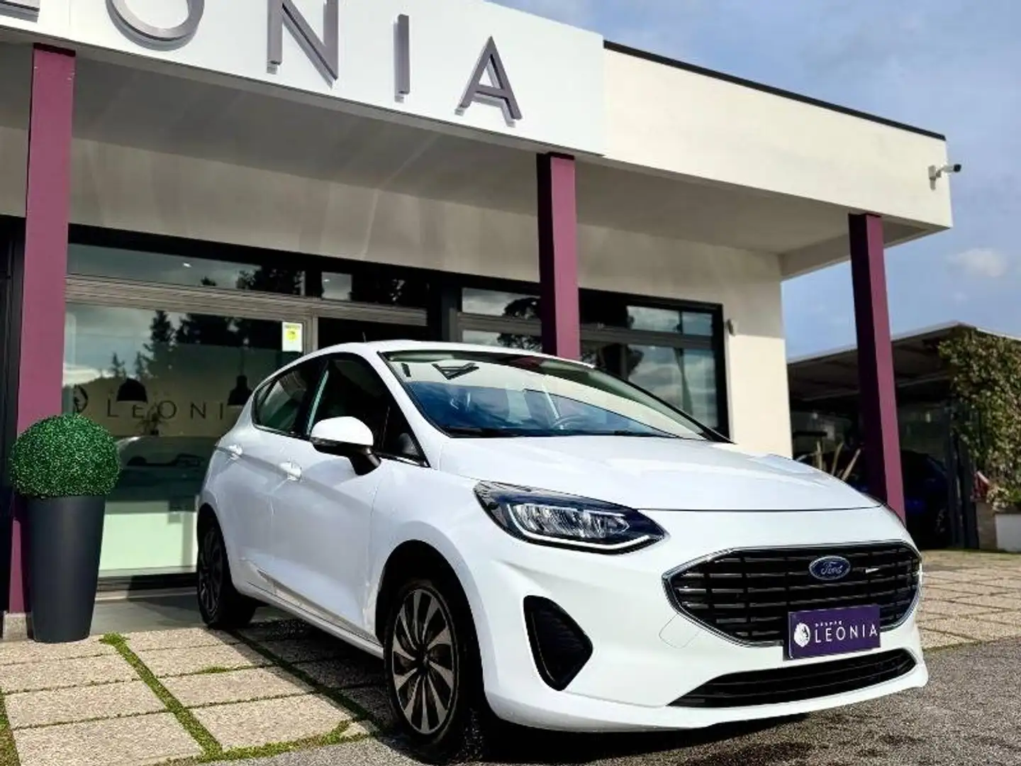 Ford Fiesta 1.1 Titanium 75cv Weiß - 1
