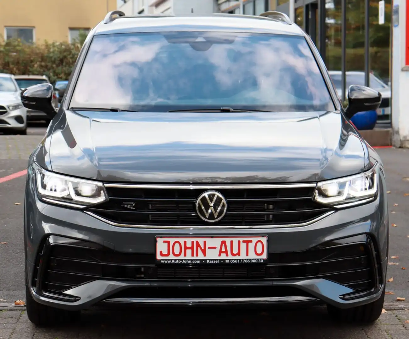 Volkswagen Tiguan R-Line 4Motion Black Style *1.Hd*AHK*Cam* Grau - 2