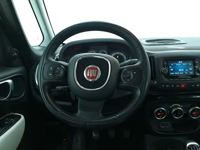 Fiat 500l view 11