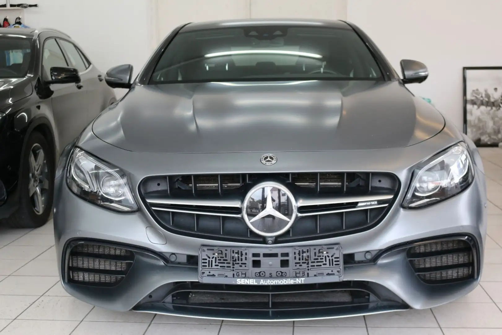Mercedes-Benz E 63 AMG E63 S Lim. 4Matic+/360°/Burmester/Head-Up Gris - 2