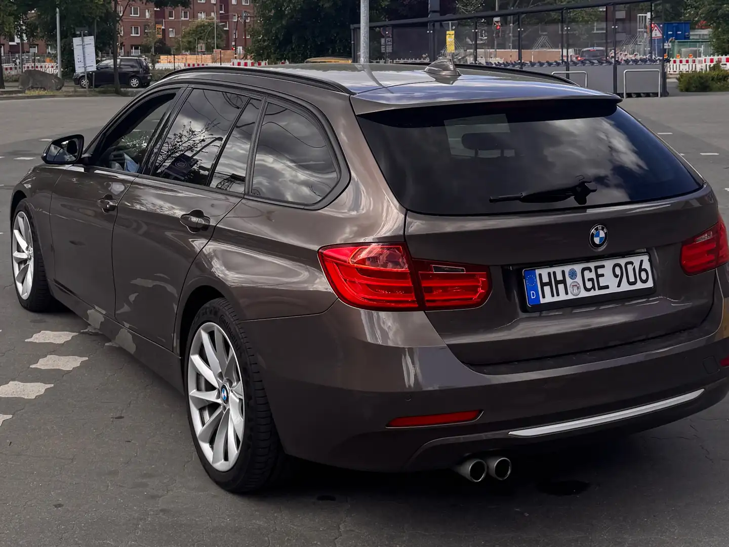 BMW 330 330 d xDrive AHK HiFi HUD adapt. Fernlichtass. Brązowy - 2