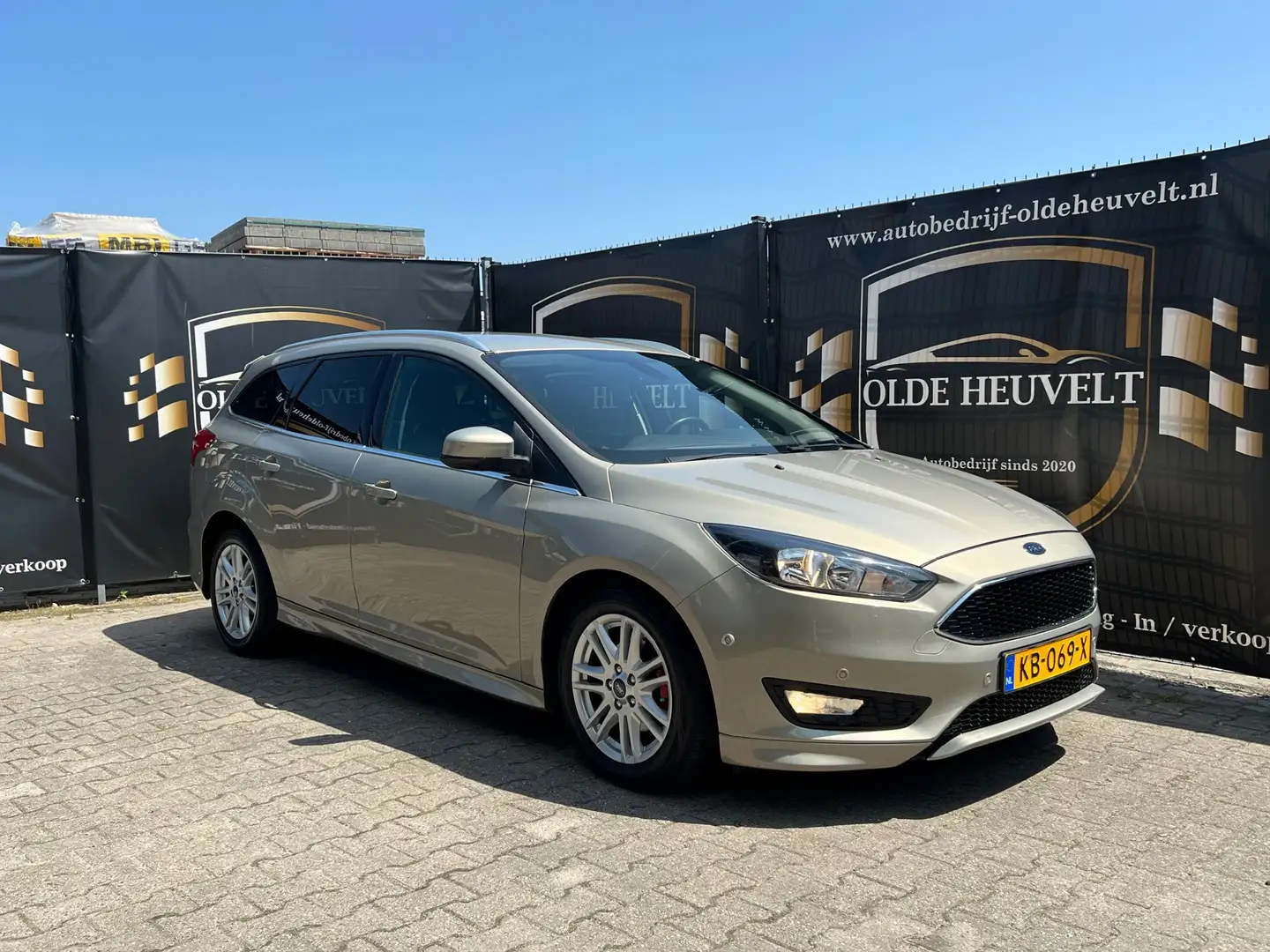 Ford Focus Wagon 1.0 Titanium NAP, Vol opties Beige - 1