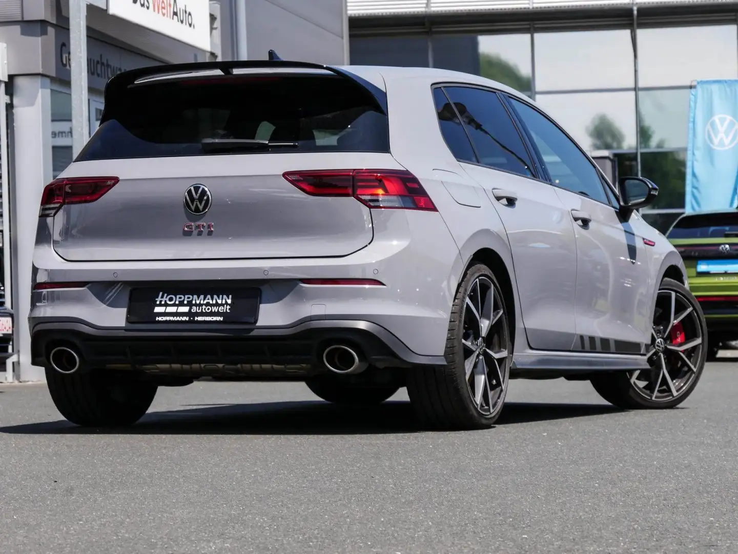 Volkswagen Golf GTI Golf VIII 2.0 TSI GTI Clubsport Black Style Grijs - 2