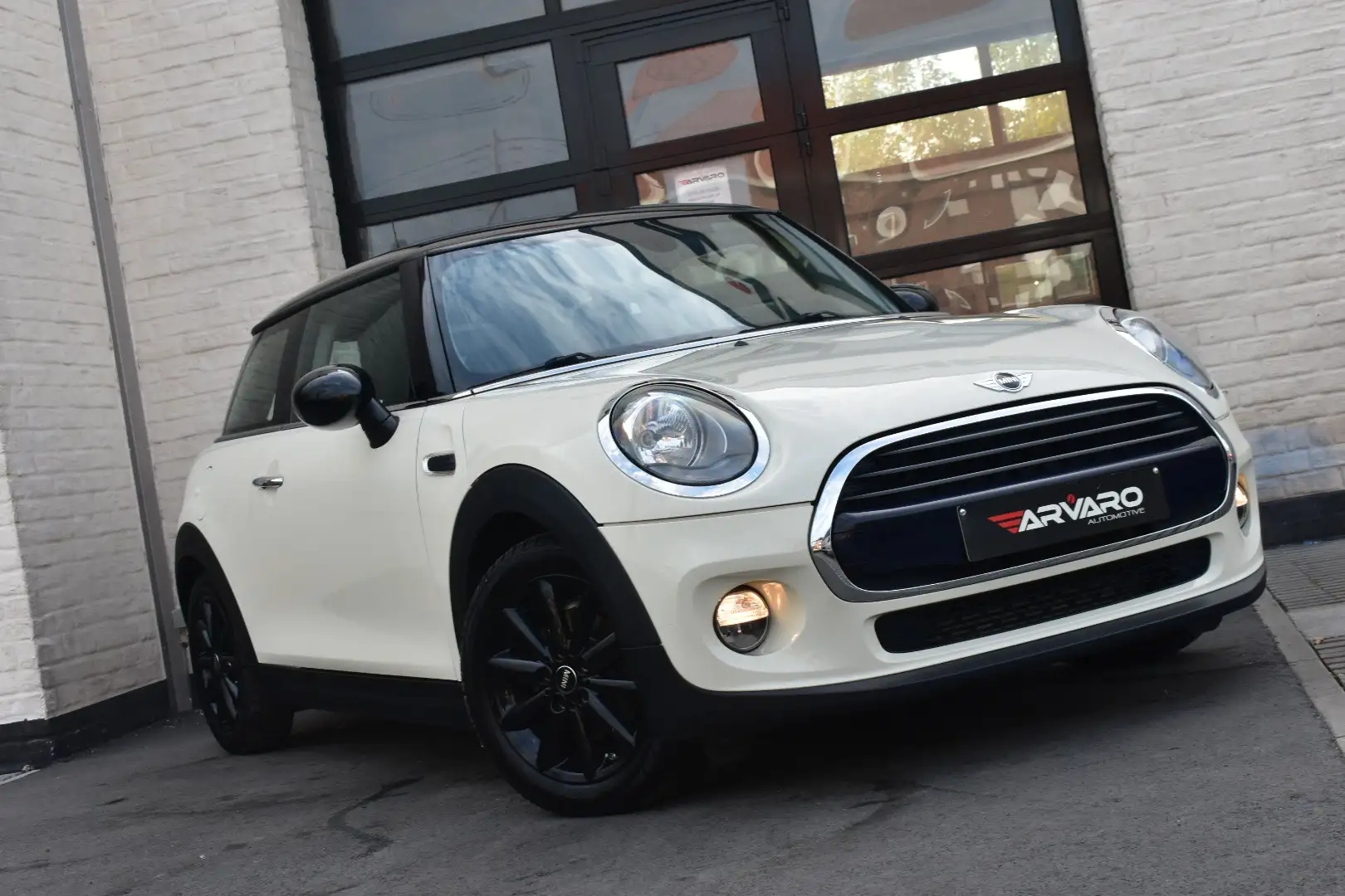 MINI Cooper 1.5i Navi / Cruise / PDC / Verw Zetels / Garantie Beige - 2