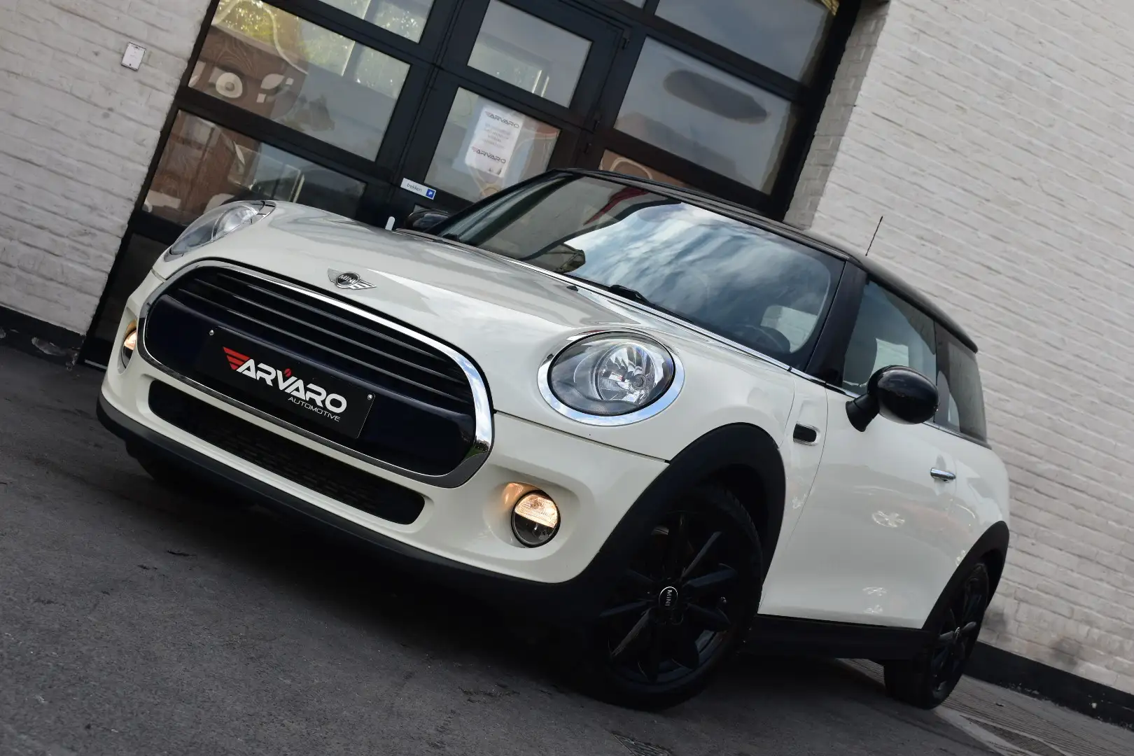MINI Cooper 1.5i Navi / Cruise / PDC / Verw Zetels / Garantie Beige - 1