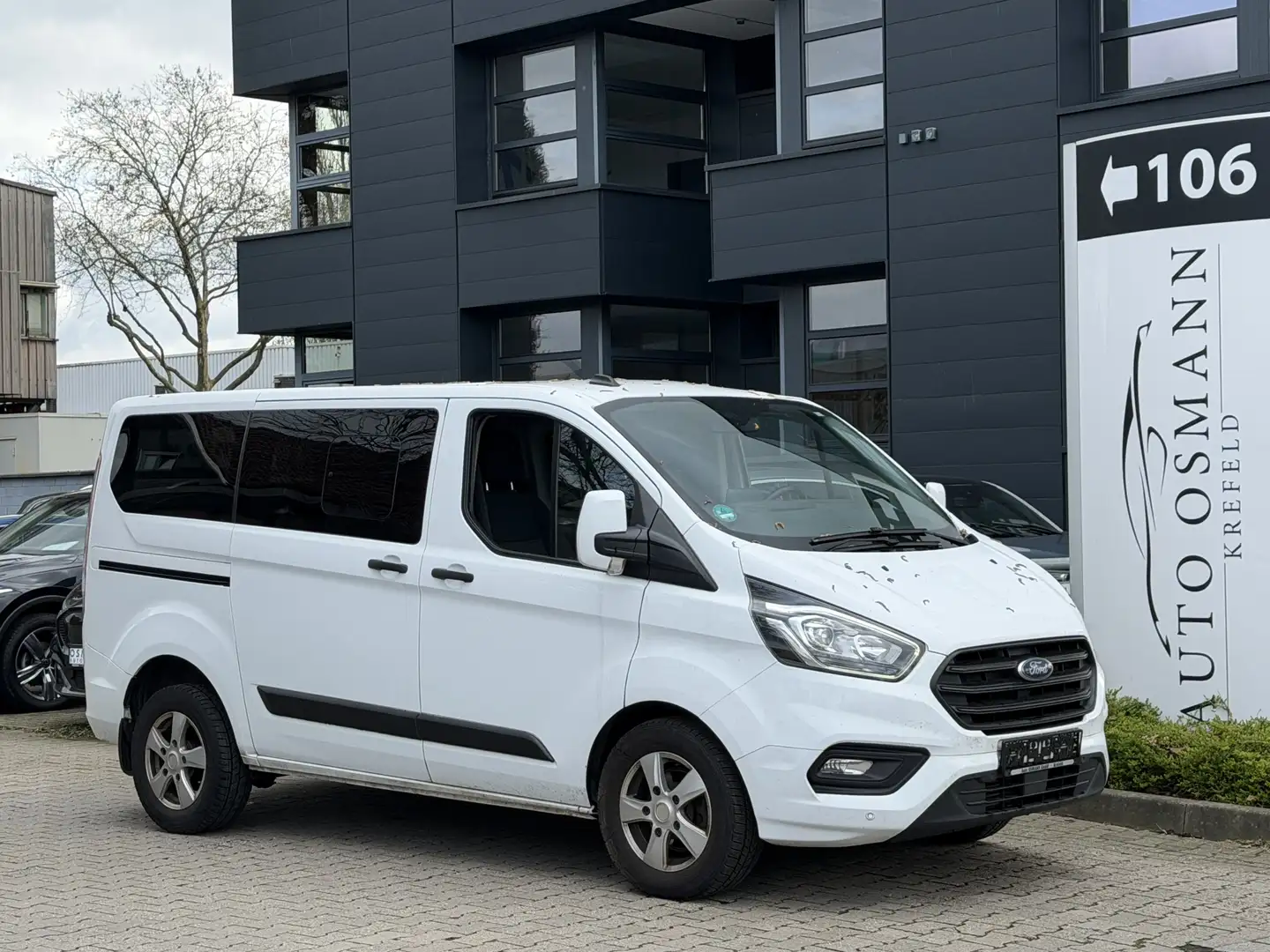 Ford Transit Custom 320 L1H1 VA Autm. Trend 8-Sitzer Blanco - 1
