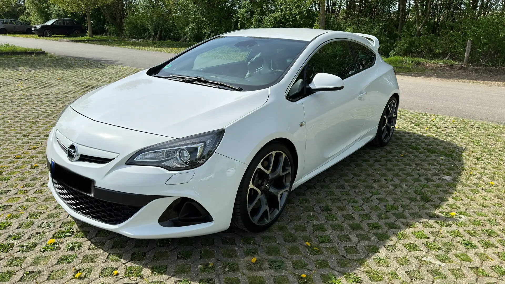 Opel Astra OPC Beyaz - 1