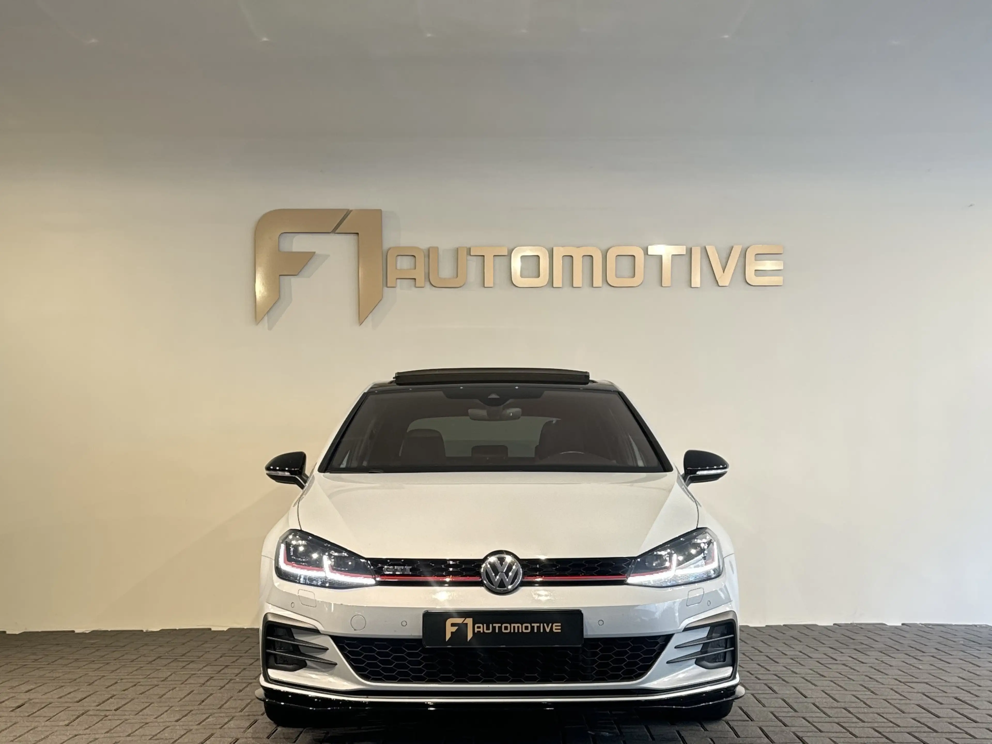 Volkswagen Golf GTI 2.0 TSI Pano|Leer|DCC|Trekhaak|Camera|Dynaudio — photo 2