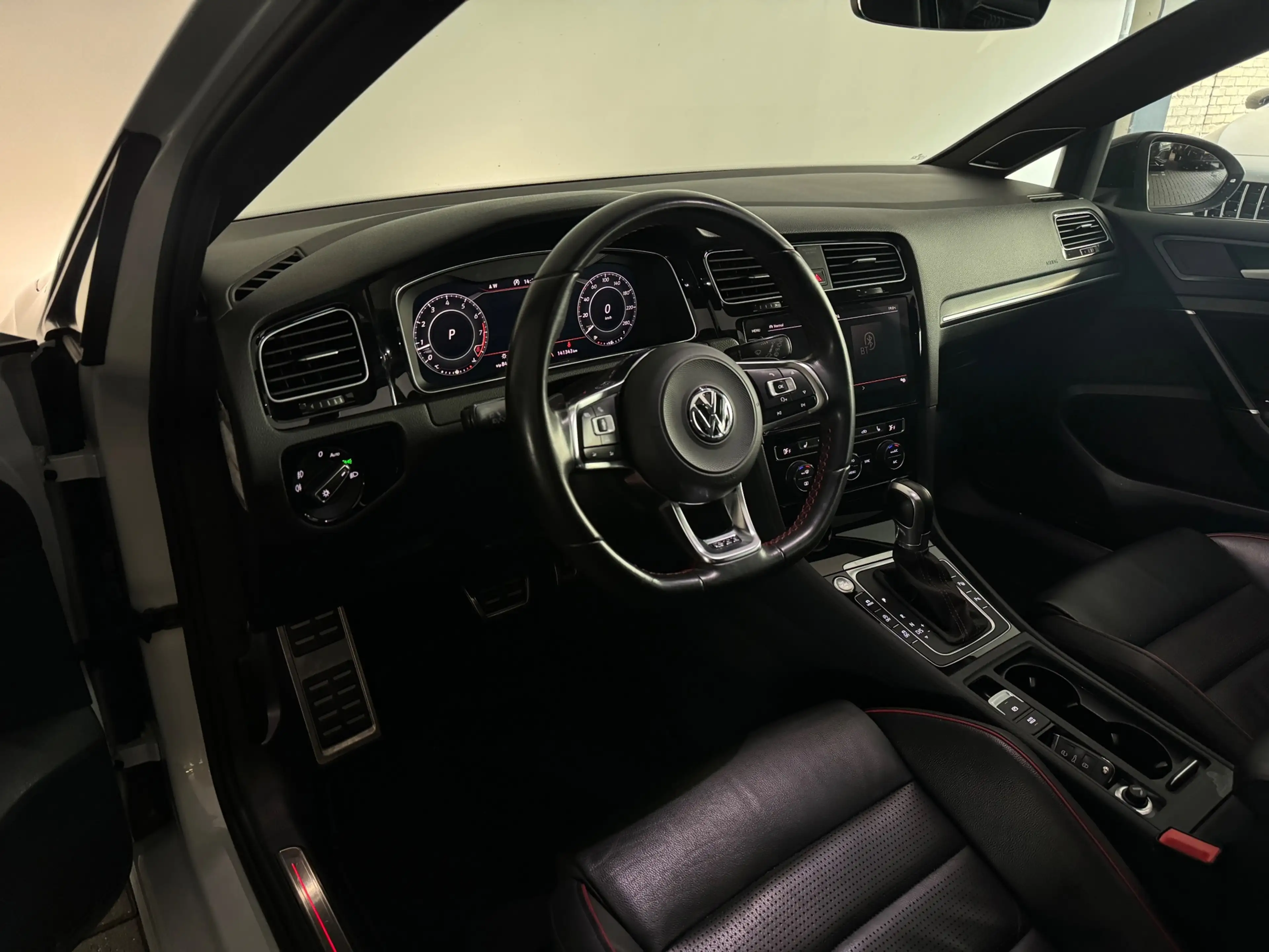 Volkswagen Golf GTI 2.0 TSI Pano|Leer|DCC|Trekhaak|Camera|Dynaudio — photo 9