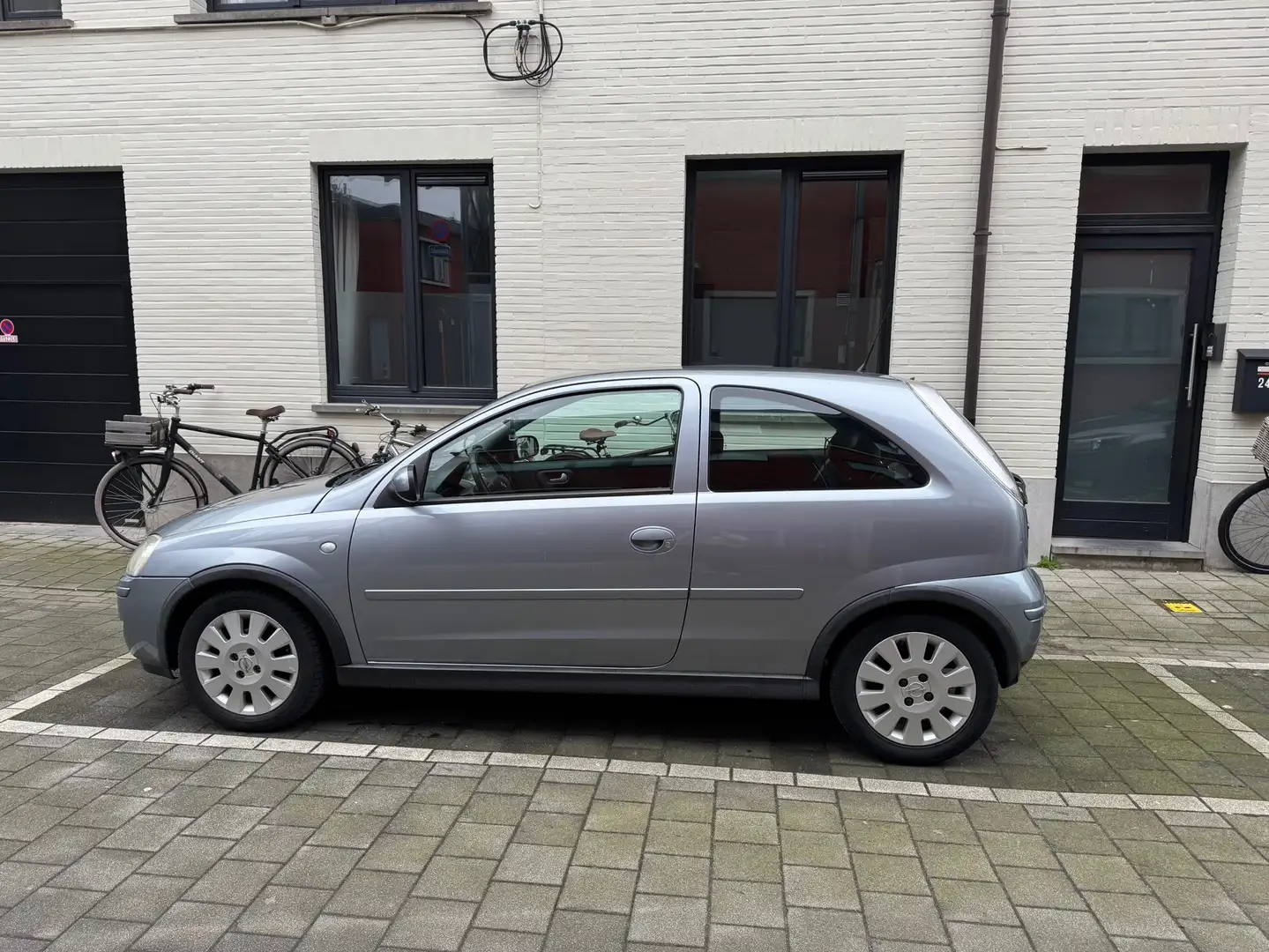 Opel Corsa 1.2 16V - 1