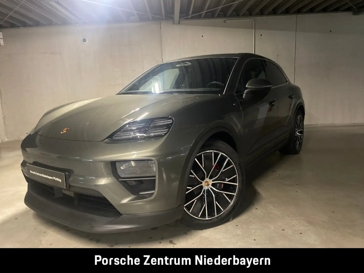 Porsche Macan 4S | Panorama | Hinterachslenkung | BOSE | Yeşil - 1