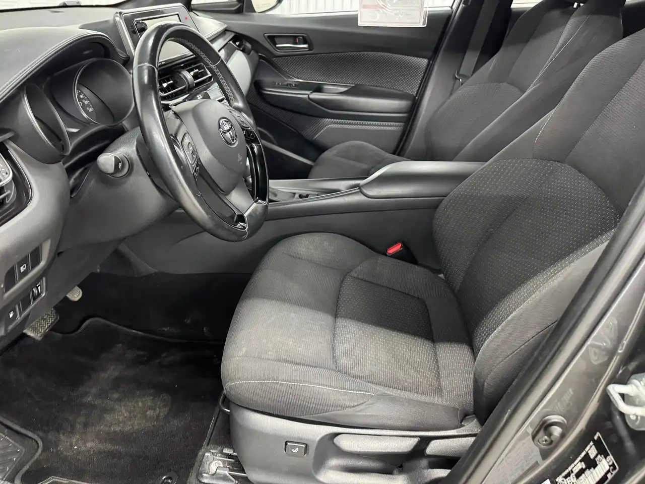 Toyota C-HR photo Toyota C-HR