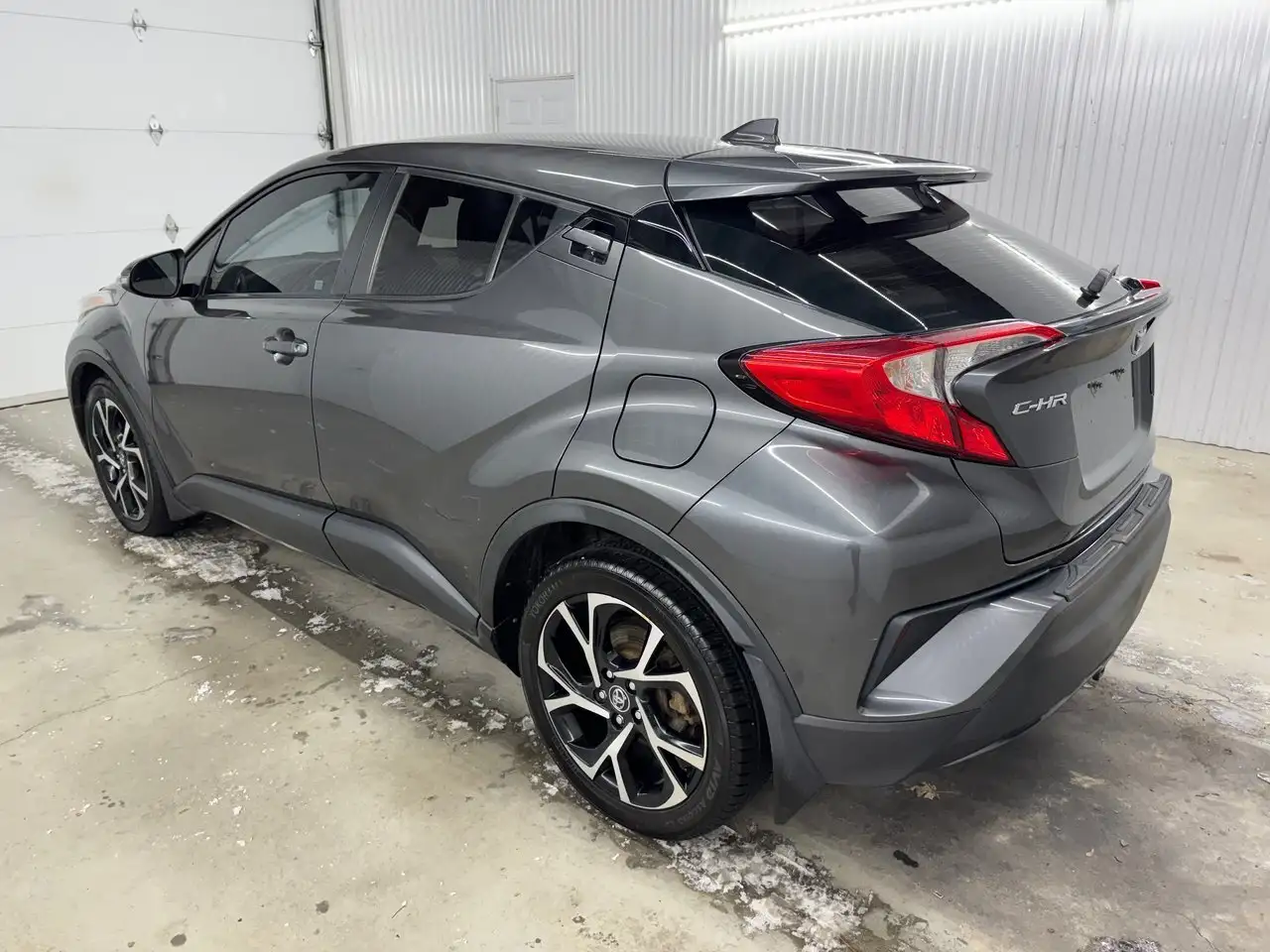 Toyota C-HR photo Toyota C-HR