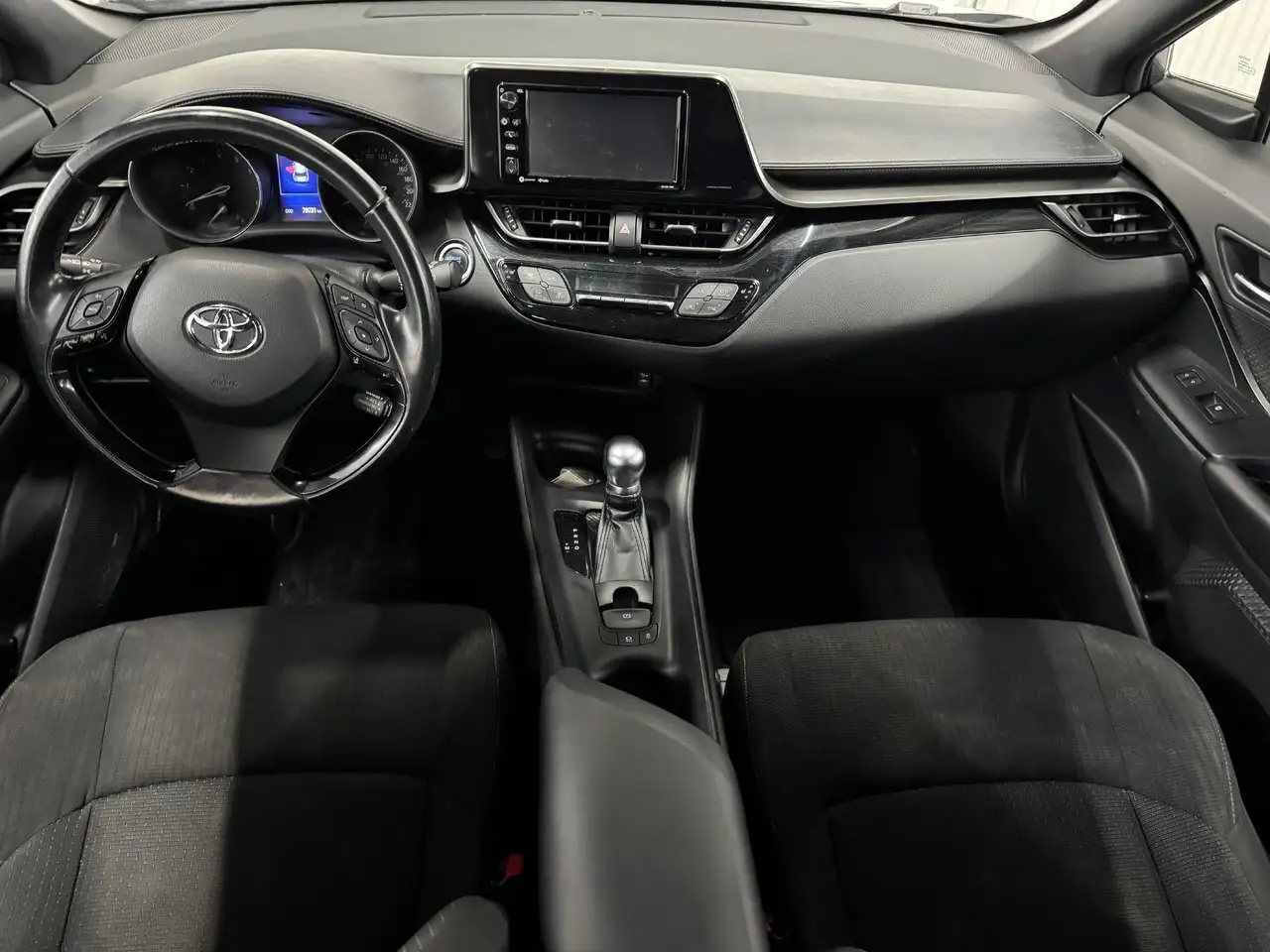 Toyota C-HR photo Toyota C-HR