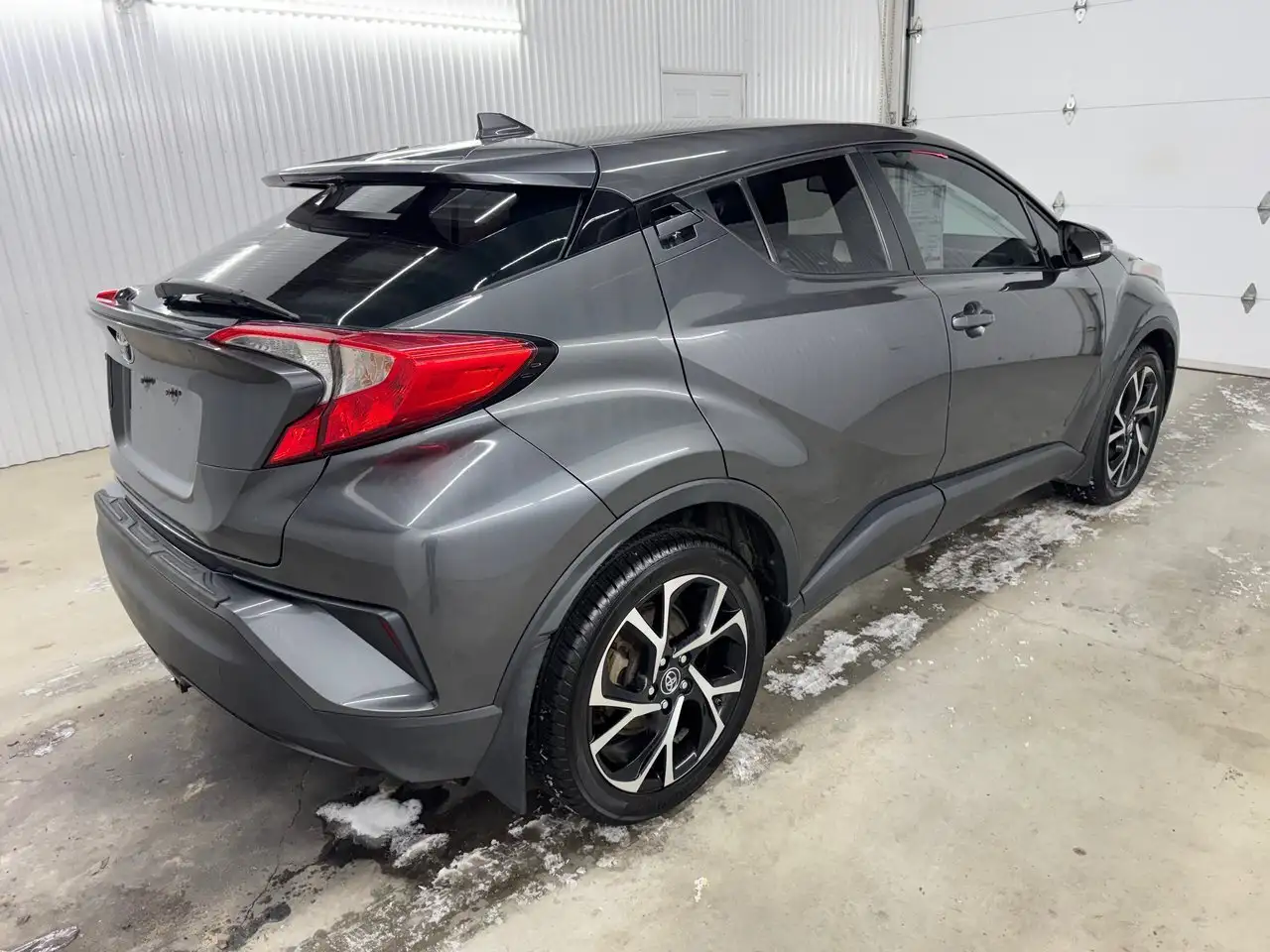 Toyota C-HR photo Toyota C-HR