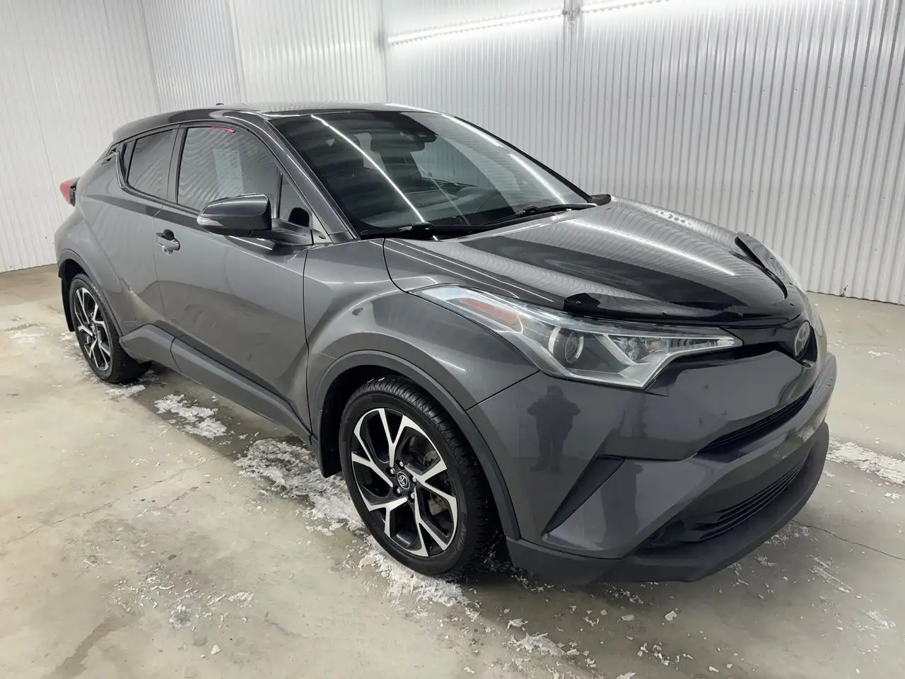 Toyota C-HR photo Toyota C-HR