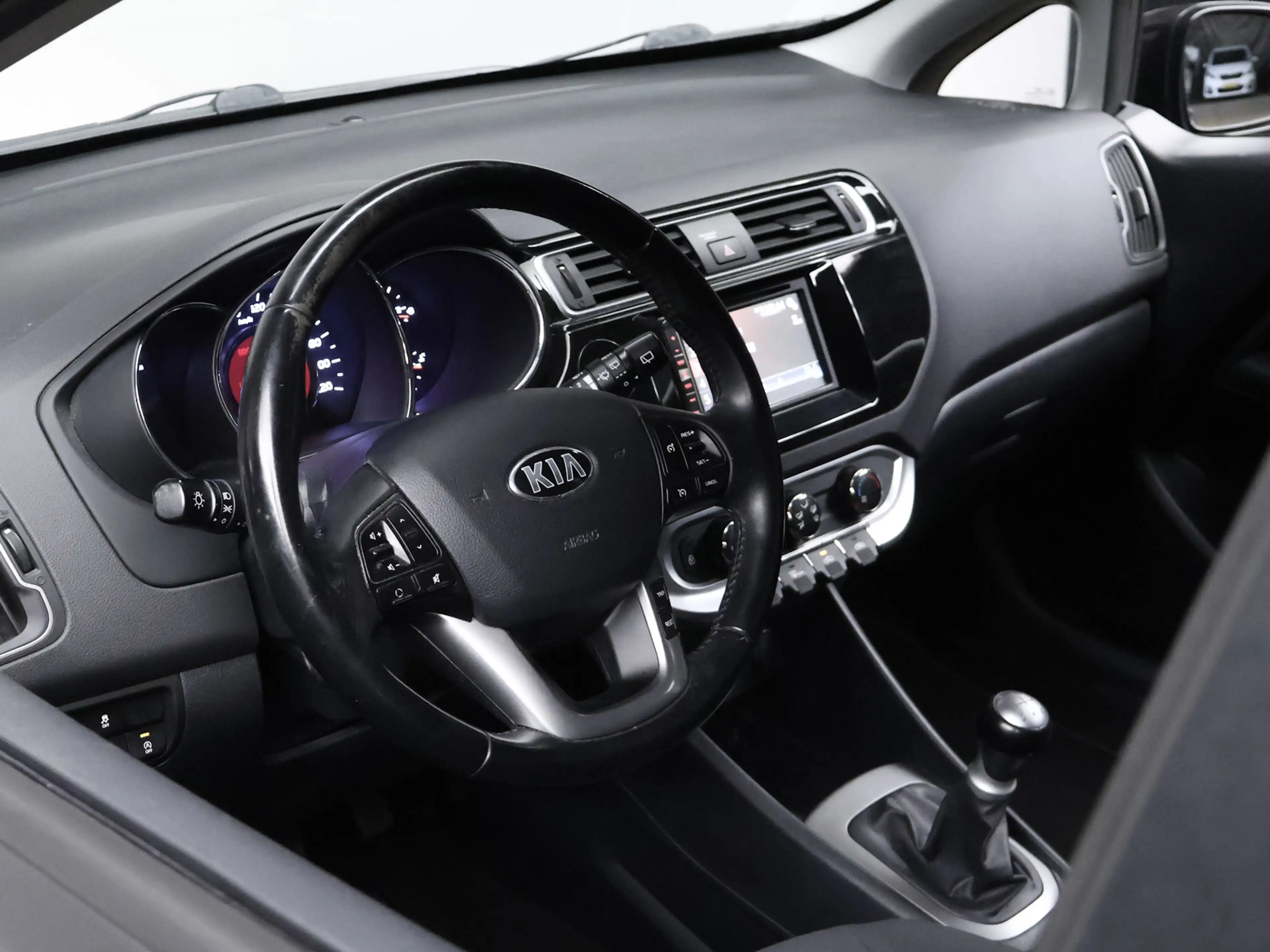Kia Rio 1.2 CVVT ComfortLine Sport (NAVI,CAMERA,PDC,CRUISE — photo 22