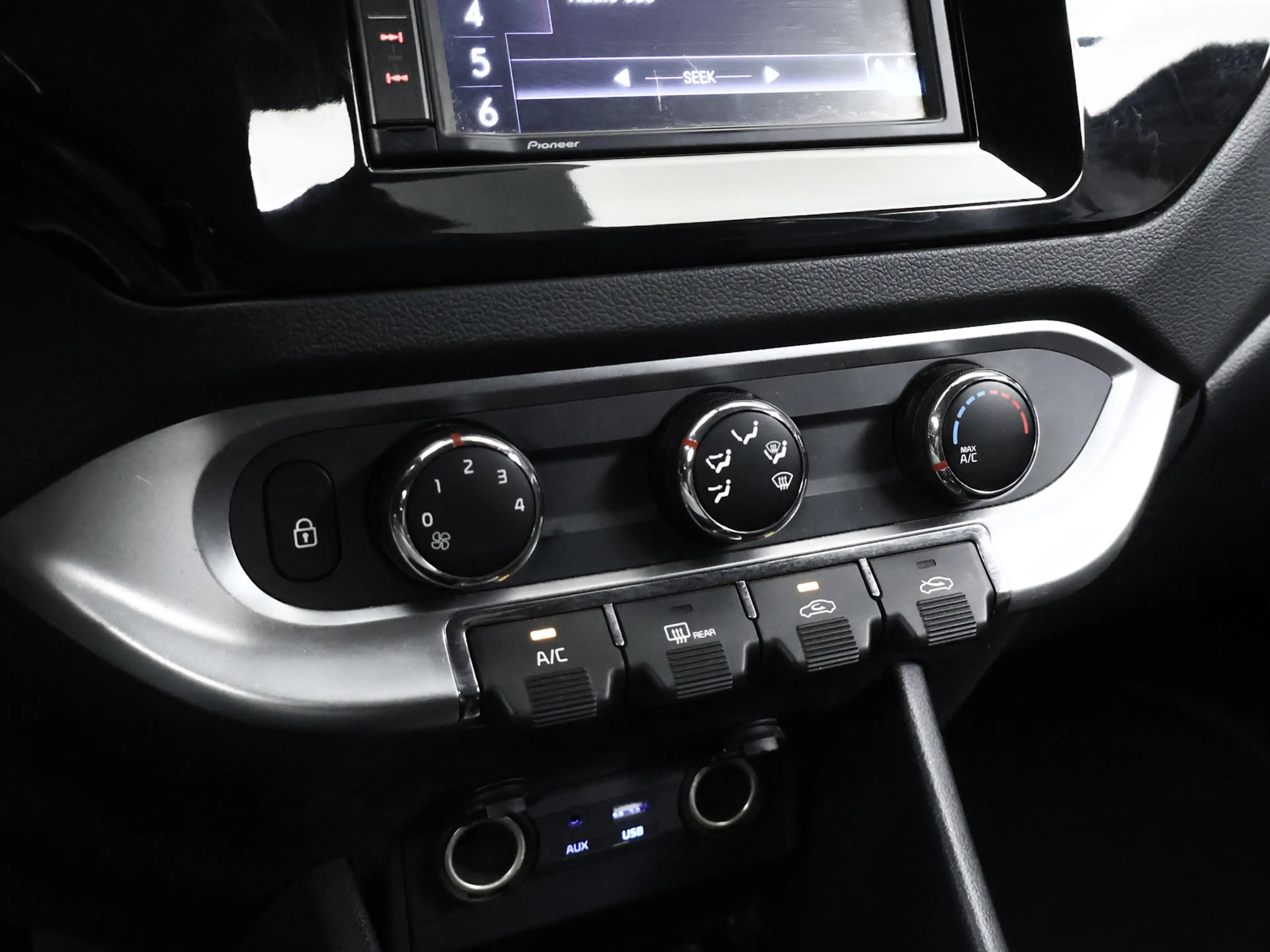 Kia Rio 1.2 CVVT ComfortLine Sport (NAVI,CAMERA,PDC,CRUISE — photo 16