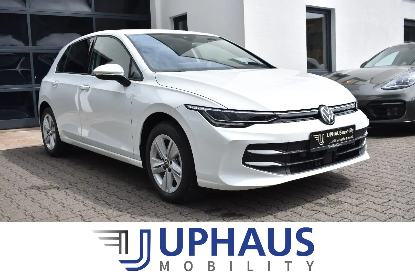Volkswagen Golf VIII Lim. 1.5 eTSI Life*Navi*AHKschwenkb. Blanc - 1