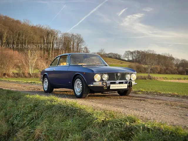Alfa Romeo GTV 2000 Veloce | Blu Pervinca Met. | Simply Stunning