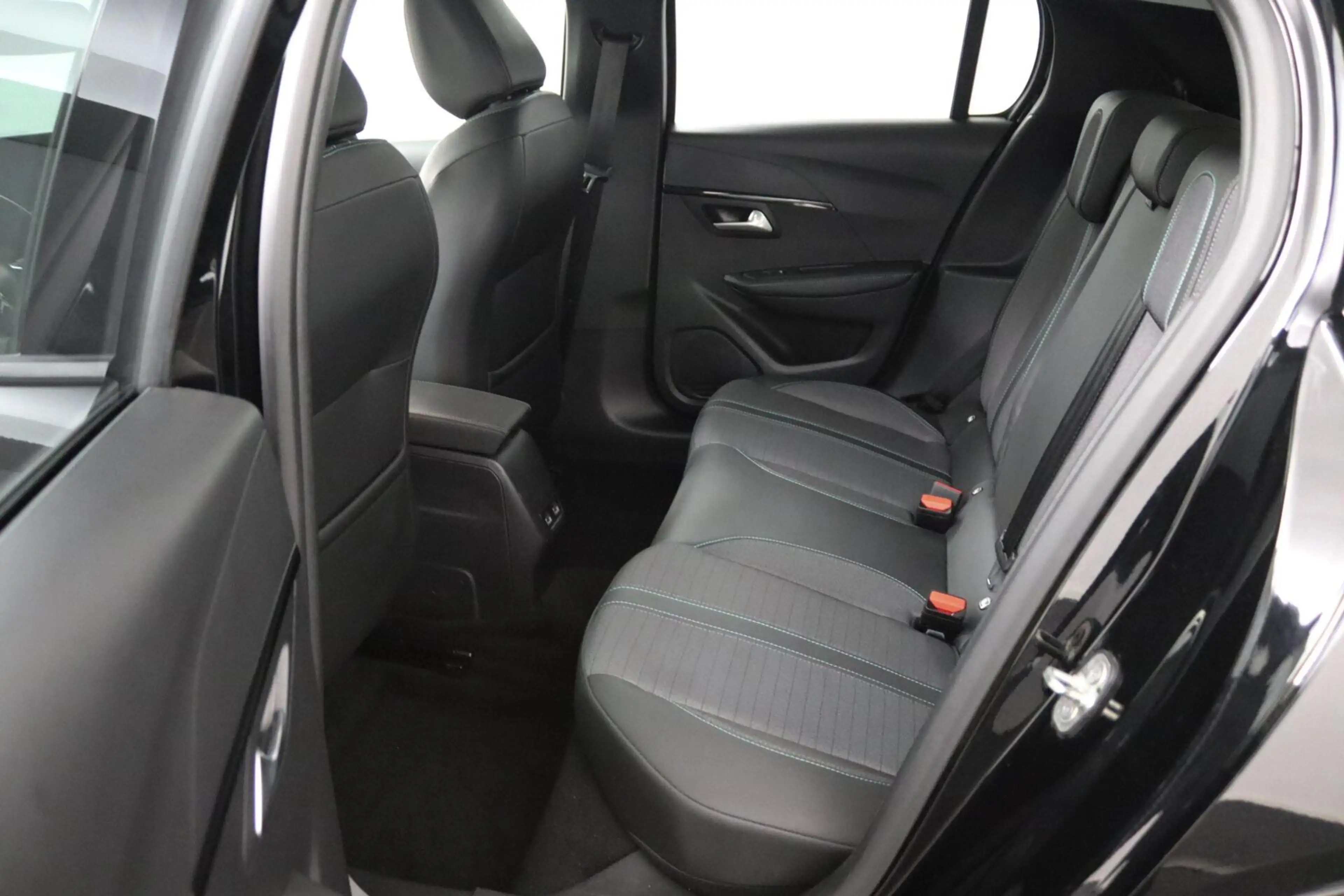 Peugeot e-208 EV Allure Pack 50 kWh | Camera | Climate Control | — photo 6