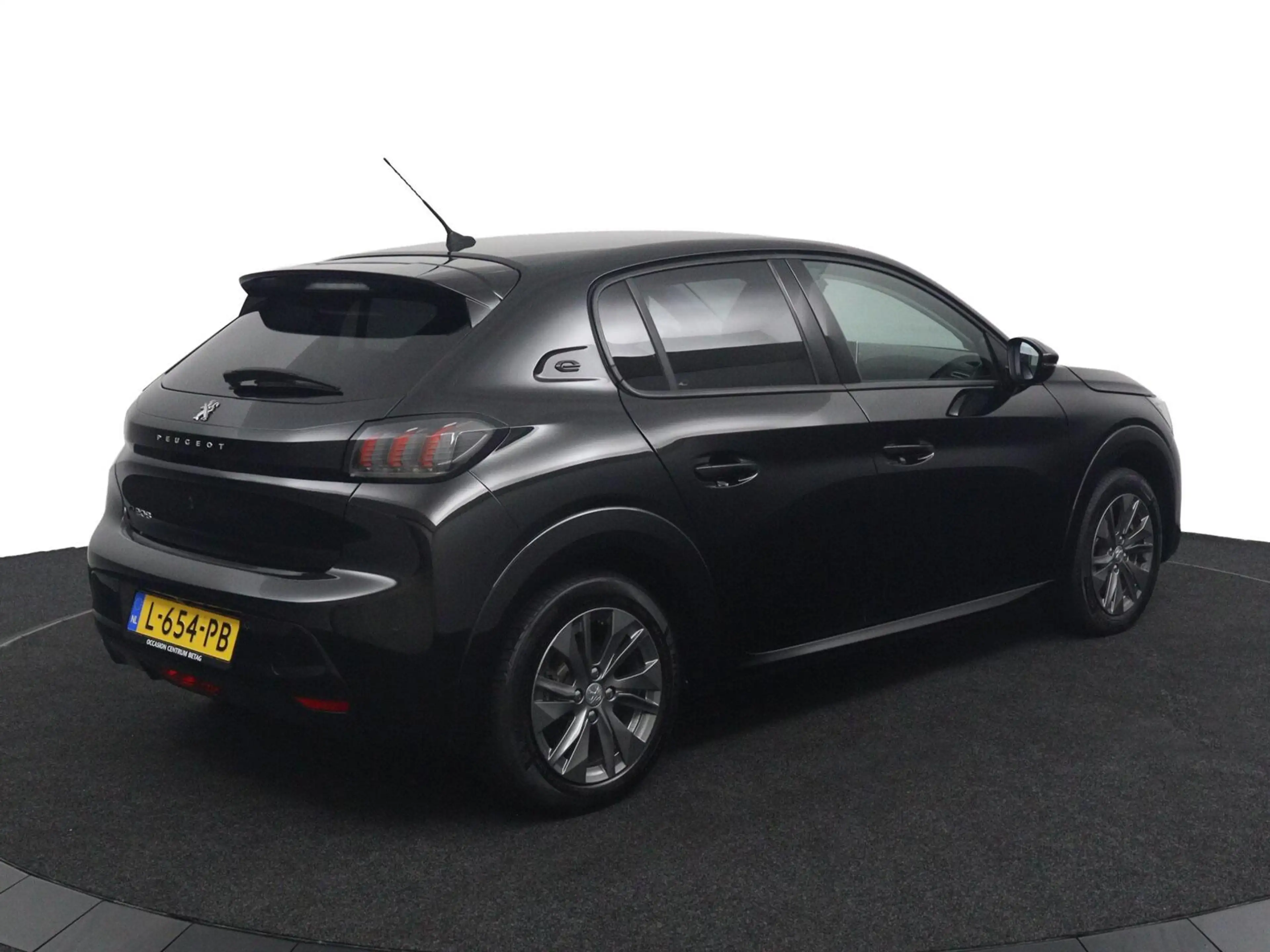 Peugeot e-208 EV Allure Pack 50 kWh | Camera | Climate Control | — photo 3
