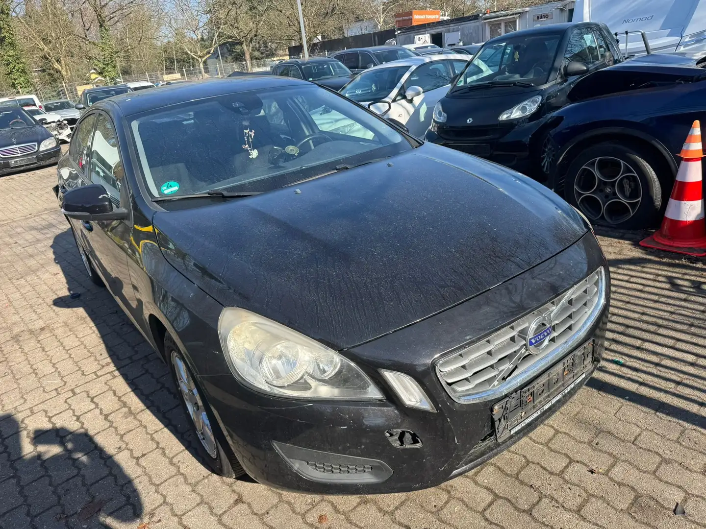 Volvo S60 S60 Diesel DRIVe Kinetic Schwarz - 2