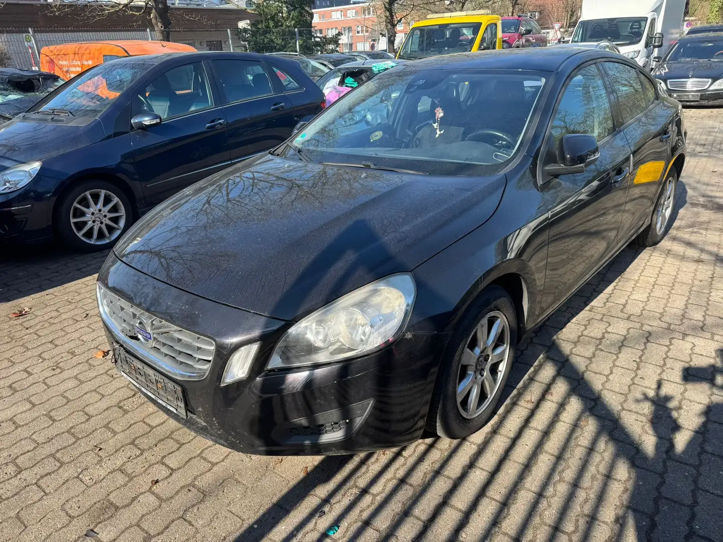 Volvo S60 S60 Diesel DRIVe Kinetic Schwarz - 1
