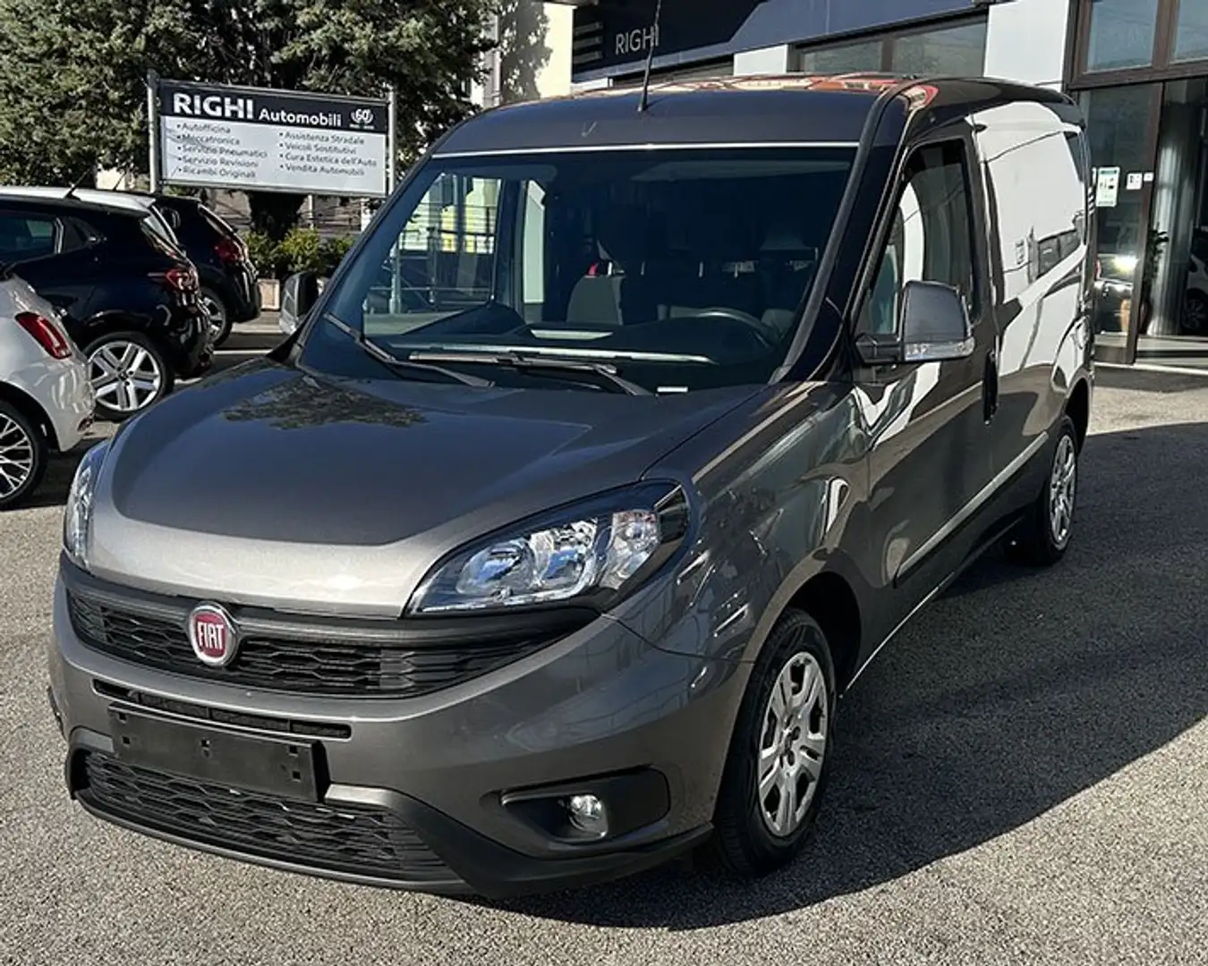 Fiat Doblò 1.3 mjet 95cv SX 3 posti Grigio - 1