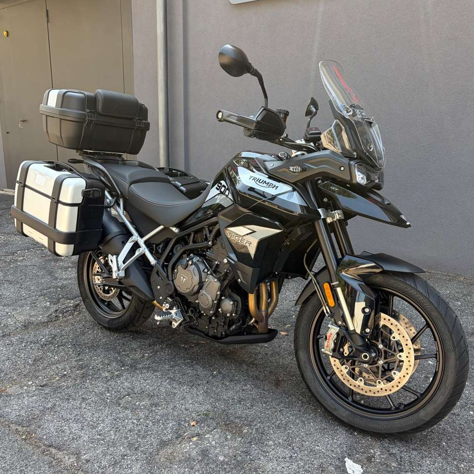 Triumph Tiger 900