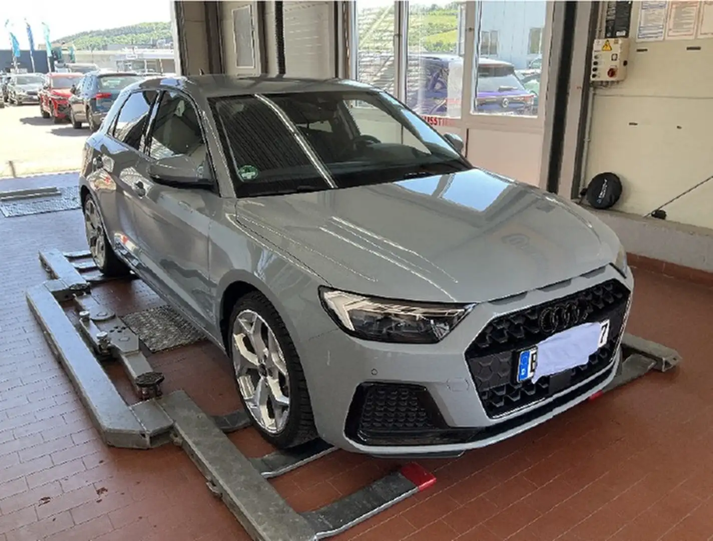 Audi A1 Sportback 35TFSI Stronic advanced Navi, LED Grau - 2
