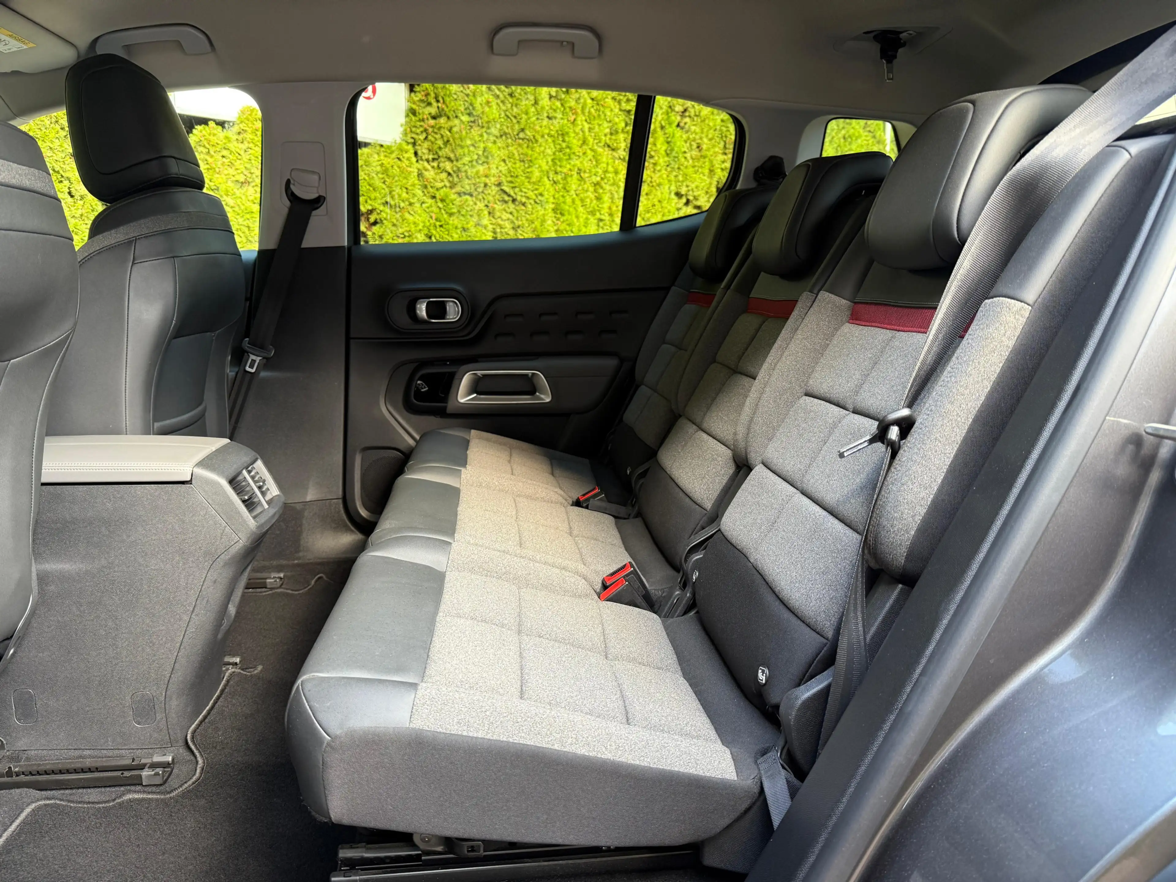 Citroen C5 Aircross Feel Pack Hybrid LED+NAV+KAM+SHZ+TOT — photo 9
