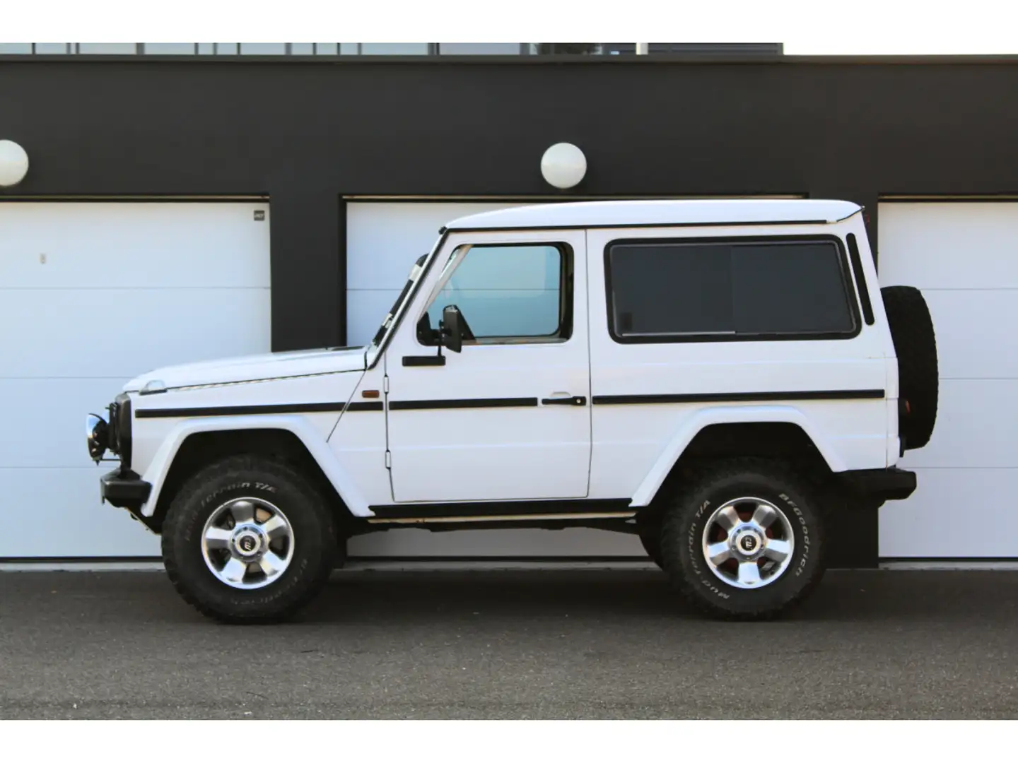 Mercedes-Benz G 280 280GE SWB COURT | 1983 | CARNET | HISTORIQUE | Bílá - 2