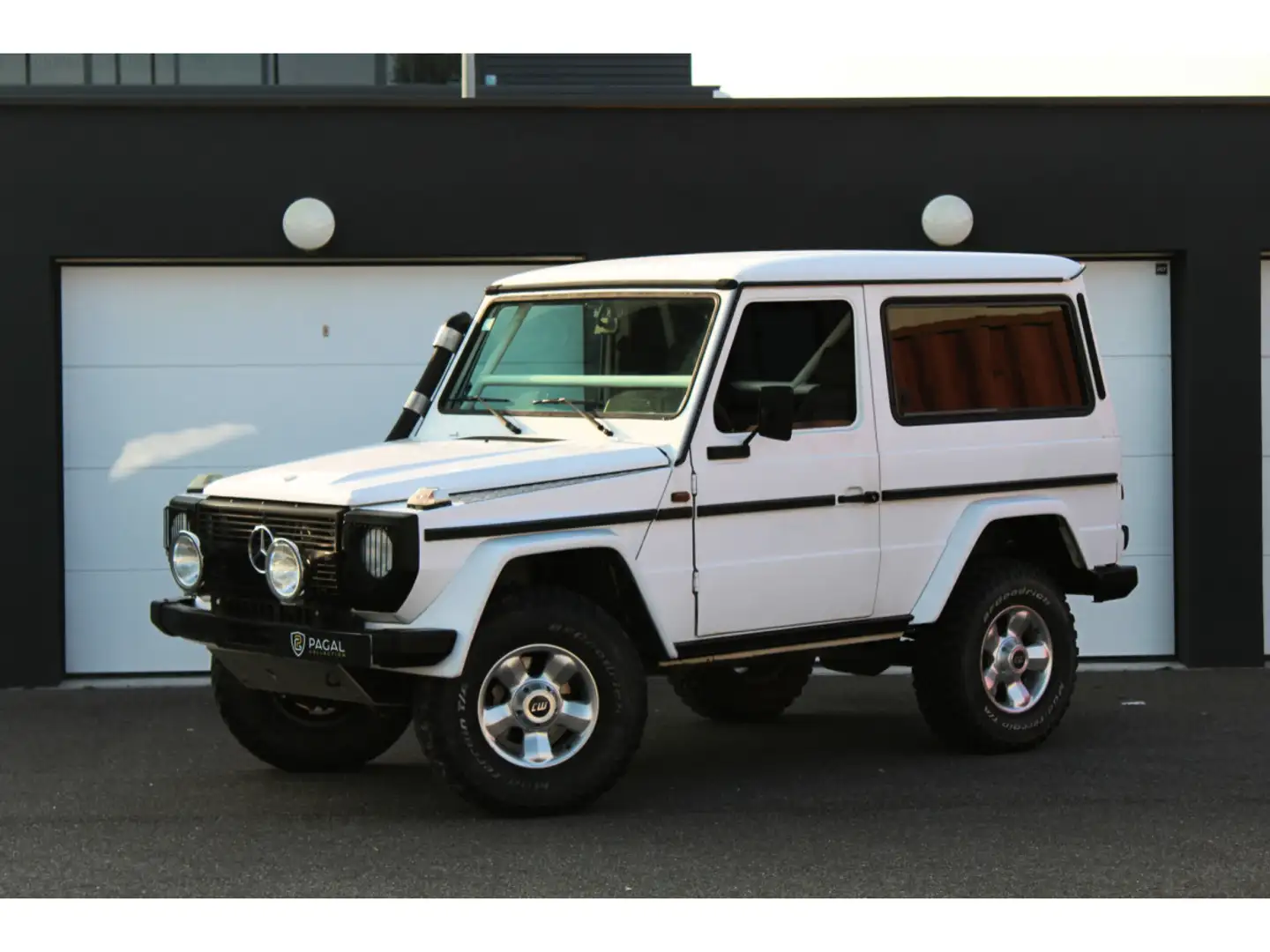 Mercedes-Benz G 280 280GE SWB COURT | 1983 | CARNET | HISTORIQUE | Bílá - 1
