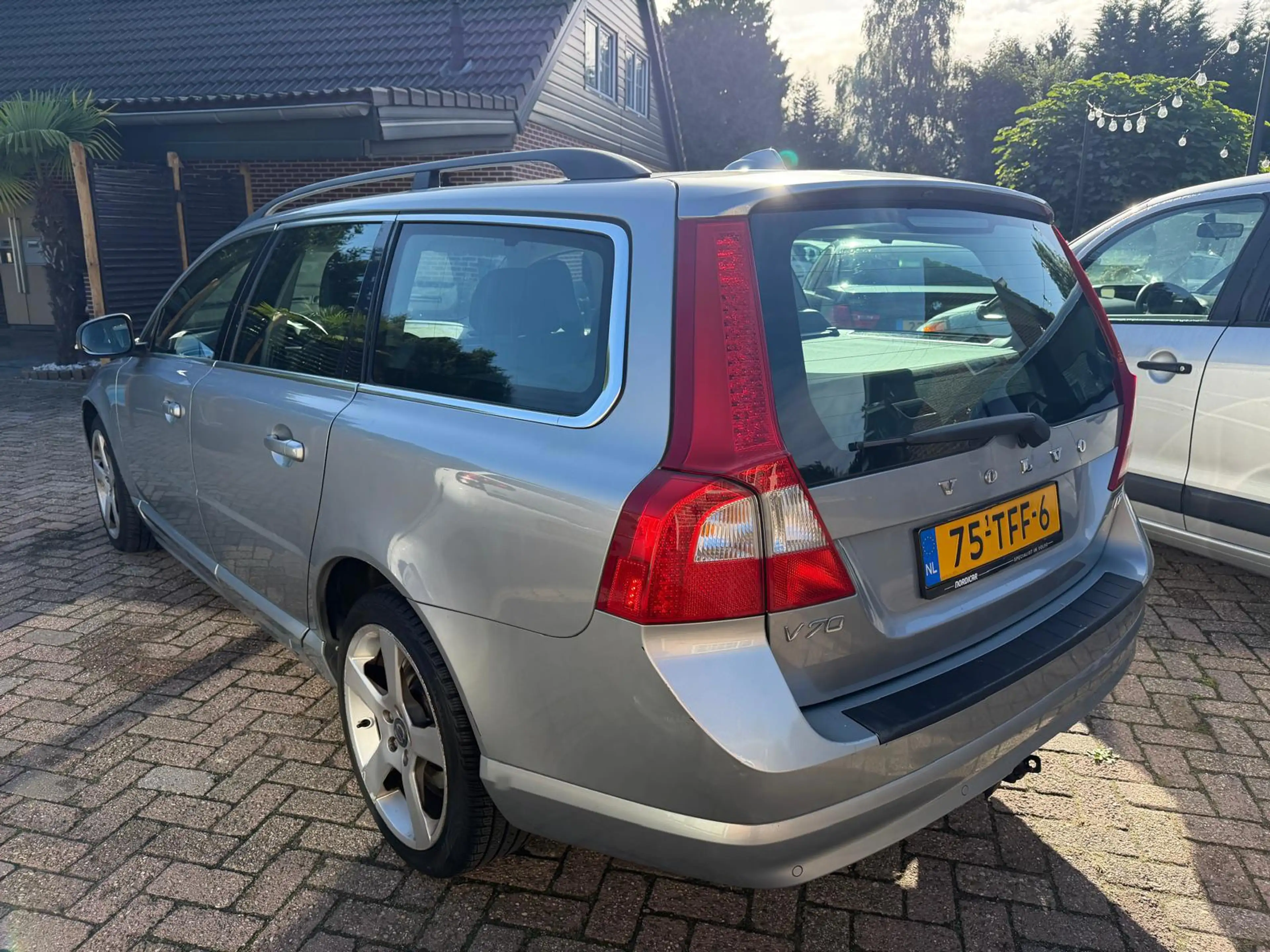 Volvo V70 1.6 T4 Limited Edition AUTOMAAT-LEER-NIEUWE APK — photo 3