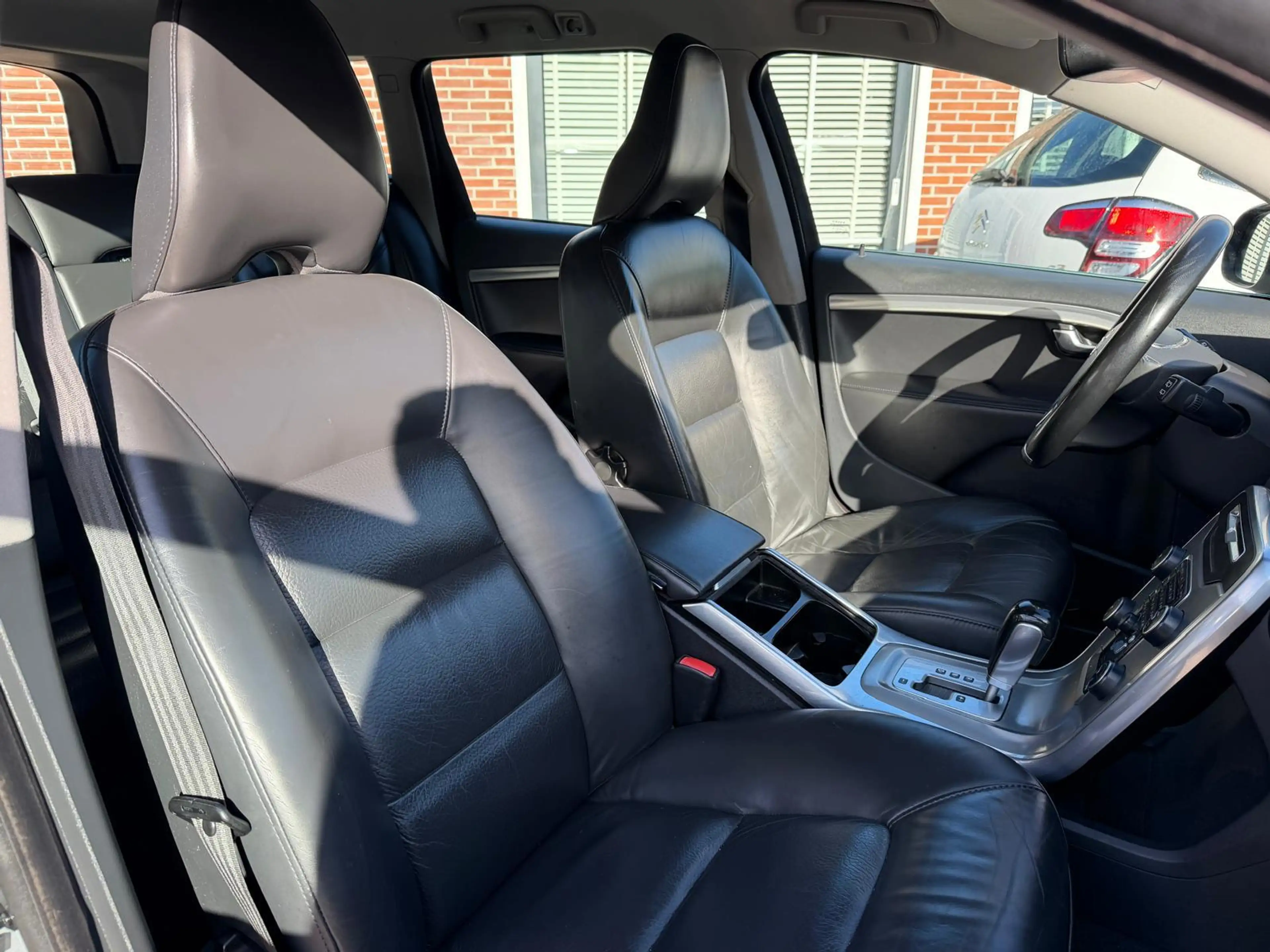 Volvo V70 1.6 T4 Limited Edition AUTOMAAT-LEER-NIEUWE APK — photo 12