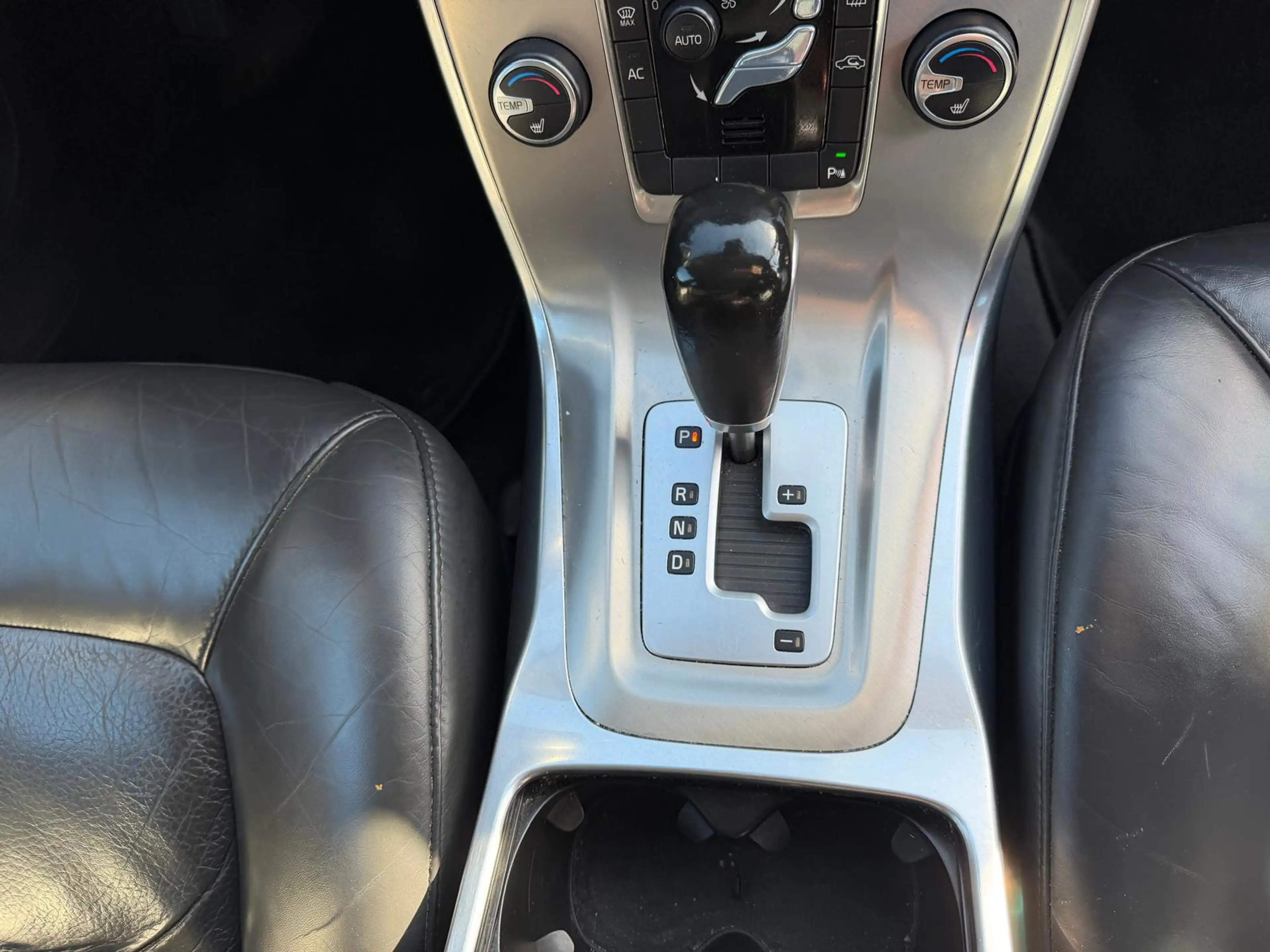 Volvo V70 1.6 T4 Limited Edition AUTOMAAT-LEER-NIEUWE APK — photo 14