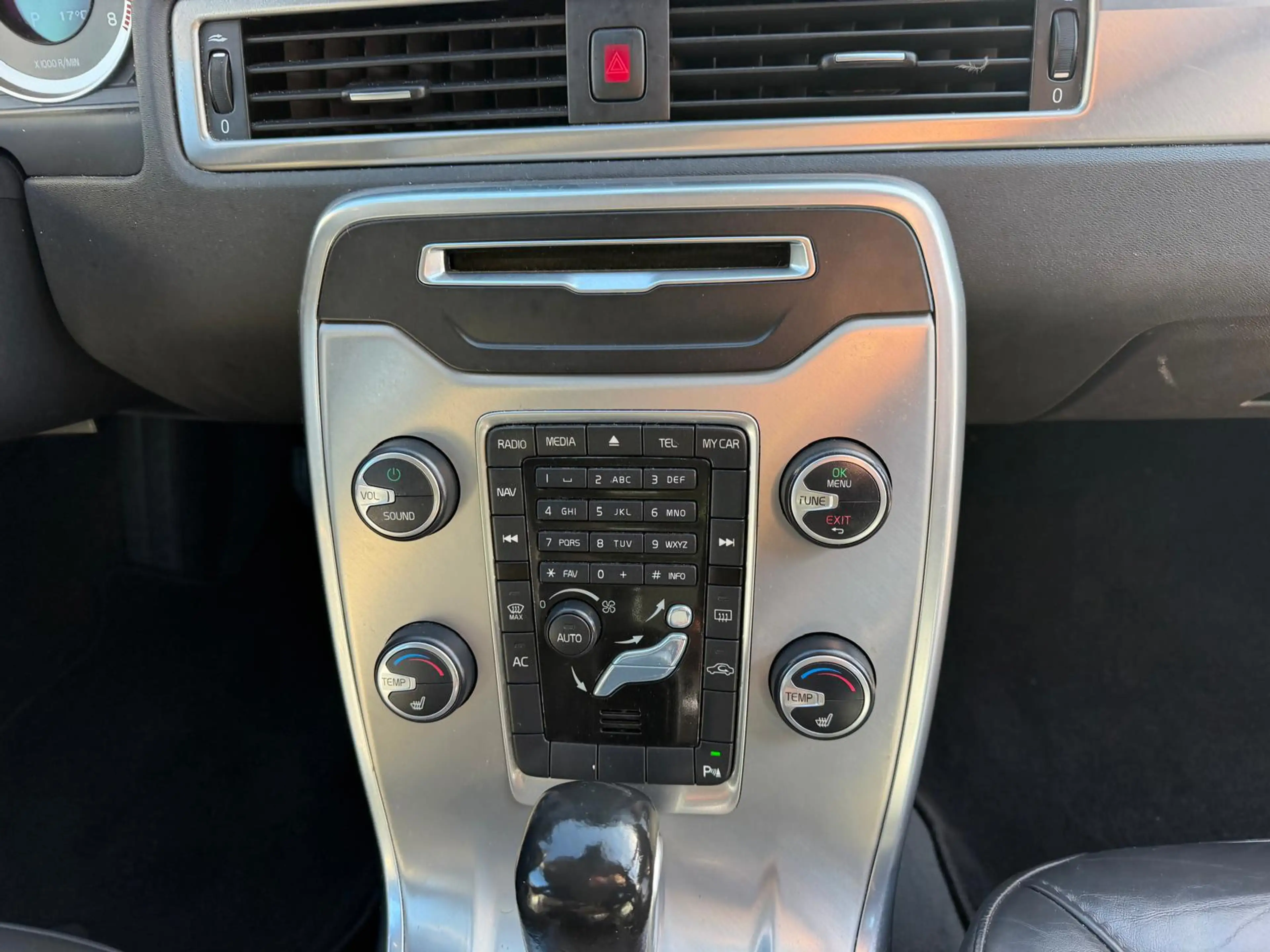 Volvo V70 1.6 T4 Limited Edition AUTOMAAT-LEER-NIEUWE APK — photo 15