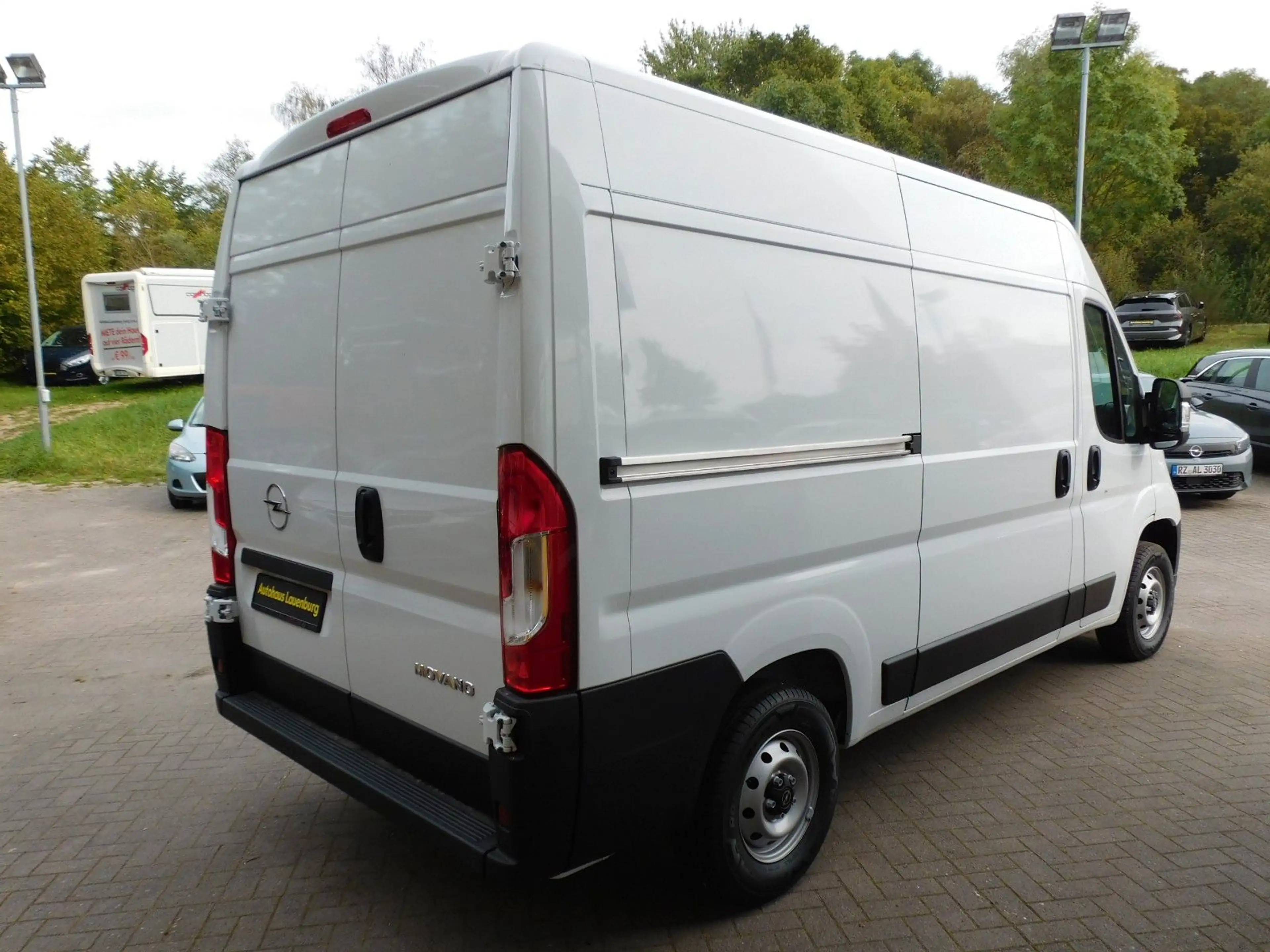 Opel Movano Cargo H2 35 L2H2 BlueHDI 140 — photo 7