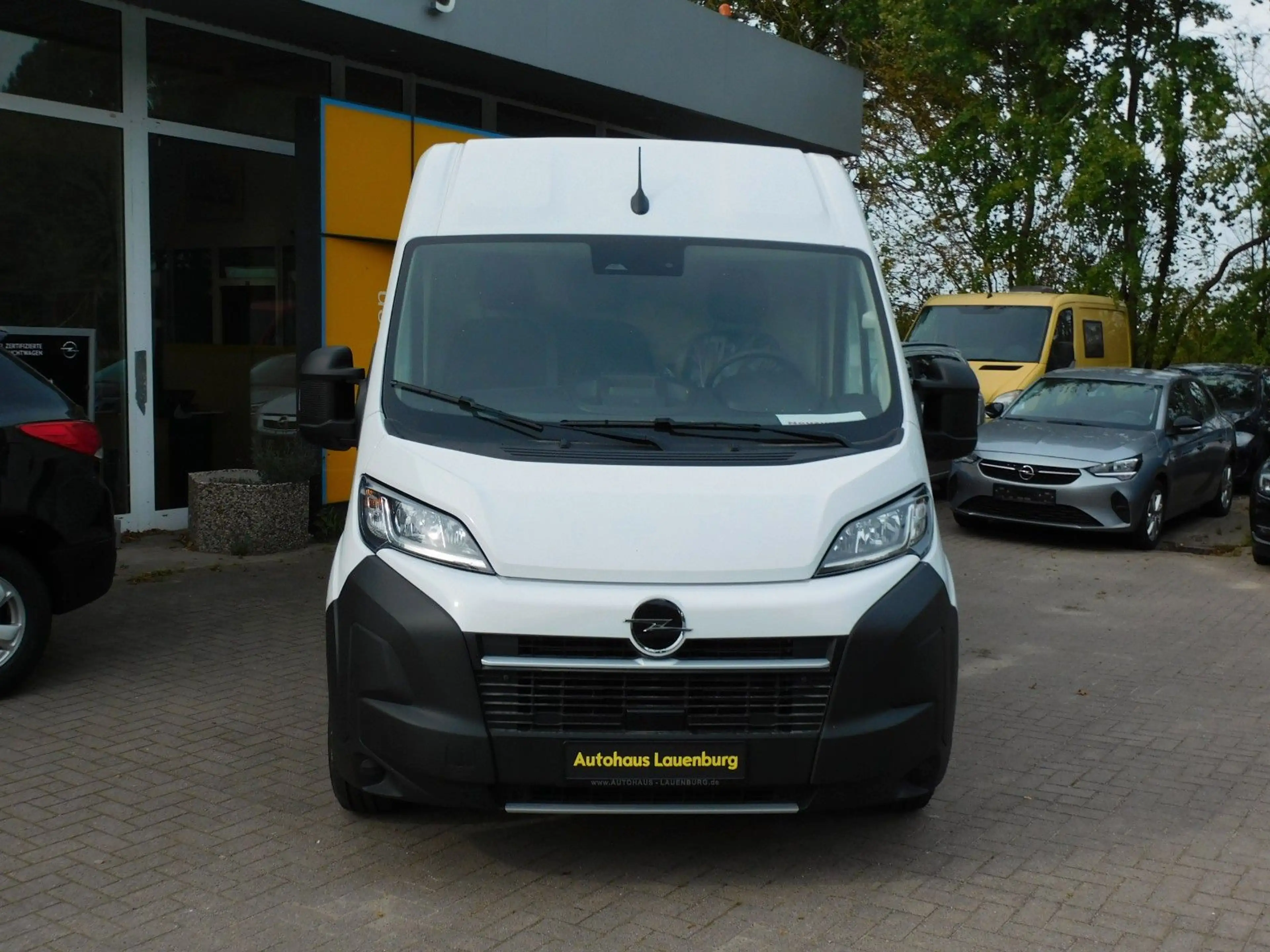 Opel Movano Cargo H2 35 L2H2 BlueHDI 140