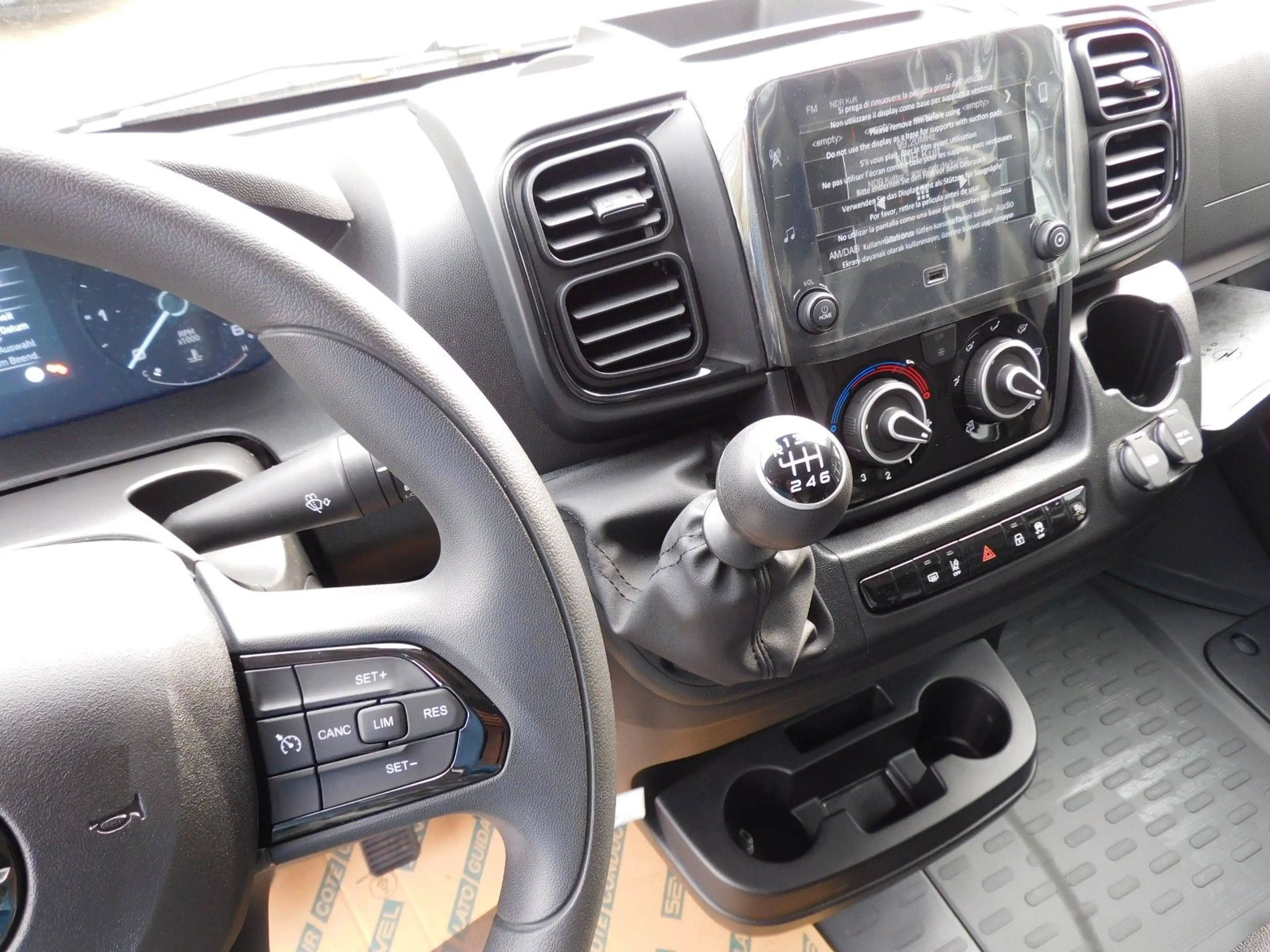 Opel Movano Cargo H2 35 L2H2 BlueHDI 140 — photo 12