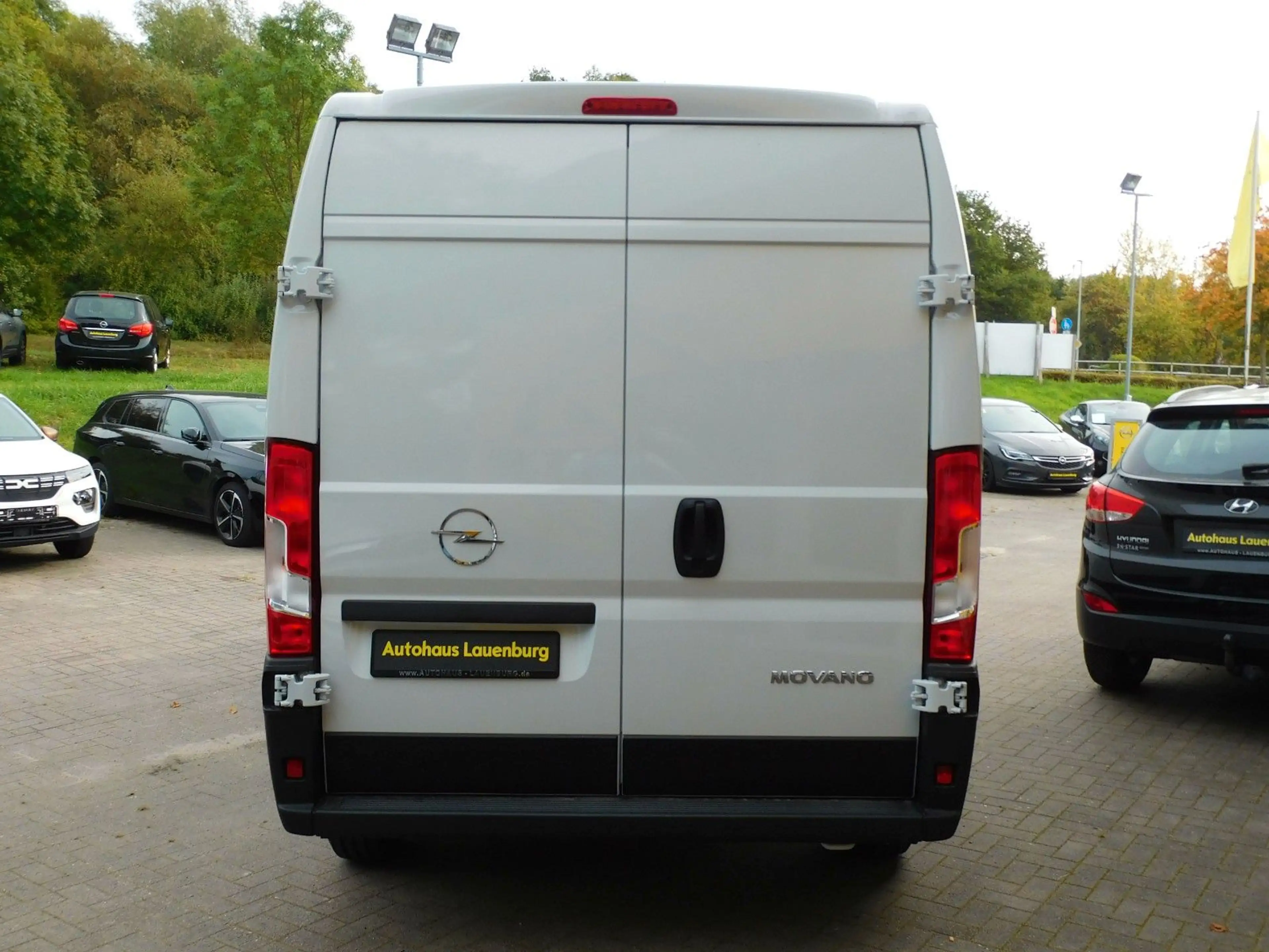 Opel Movano Cargo H2 35 L2H2 BlueHDI 140 — photo 6