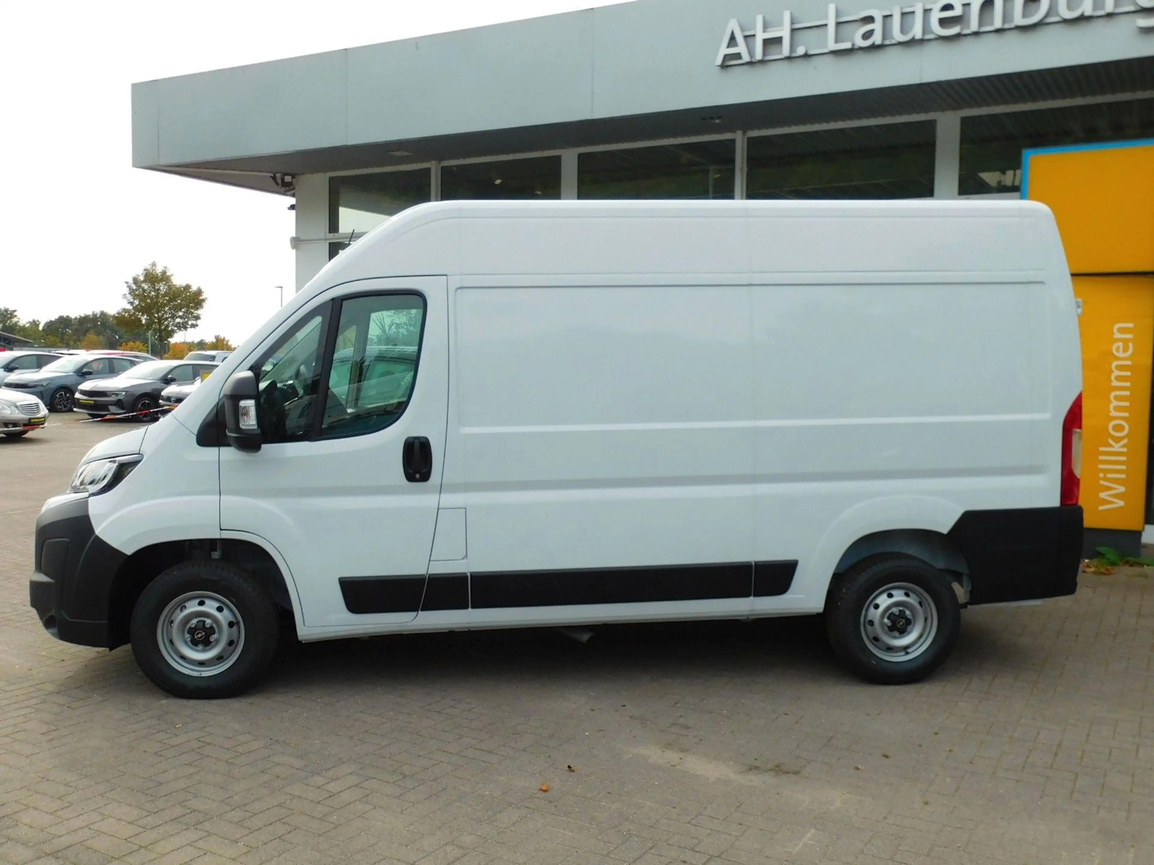 Opel Movano Cargo H2 35 L2H2 BlueHDI 140 — photo 4