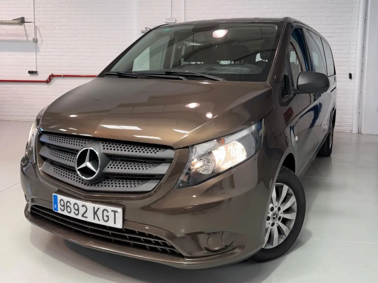 Mercedes-Benz Vito Tourer 111 CDI Select Extralarga Brun - 1