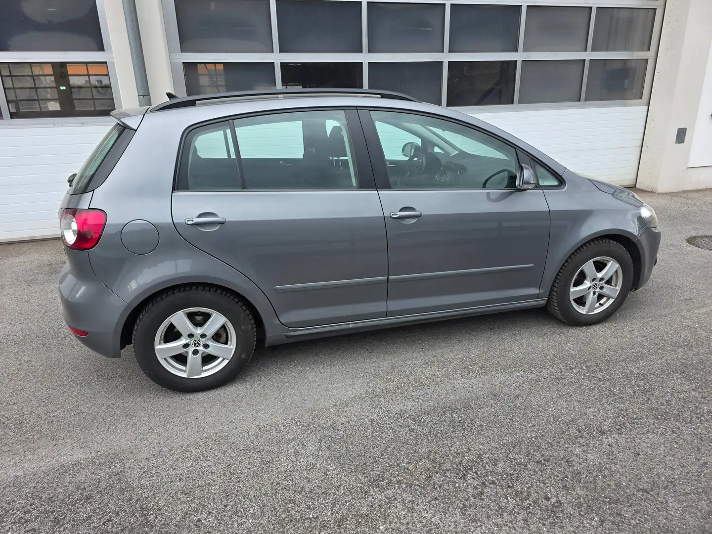 Volkswagen Golf Plus Golf Plus Sky BMT 1,6 TDI DPF Sky Grau - 2